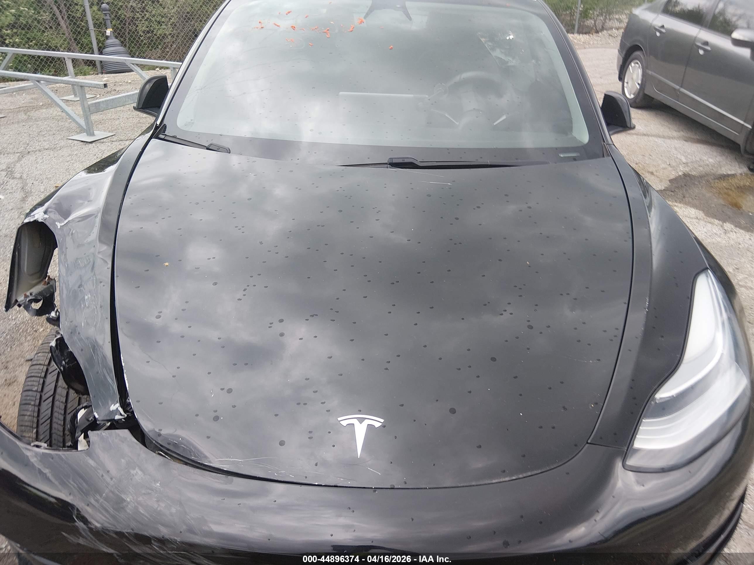TESLA MODEL image 10