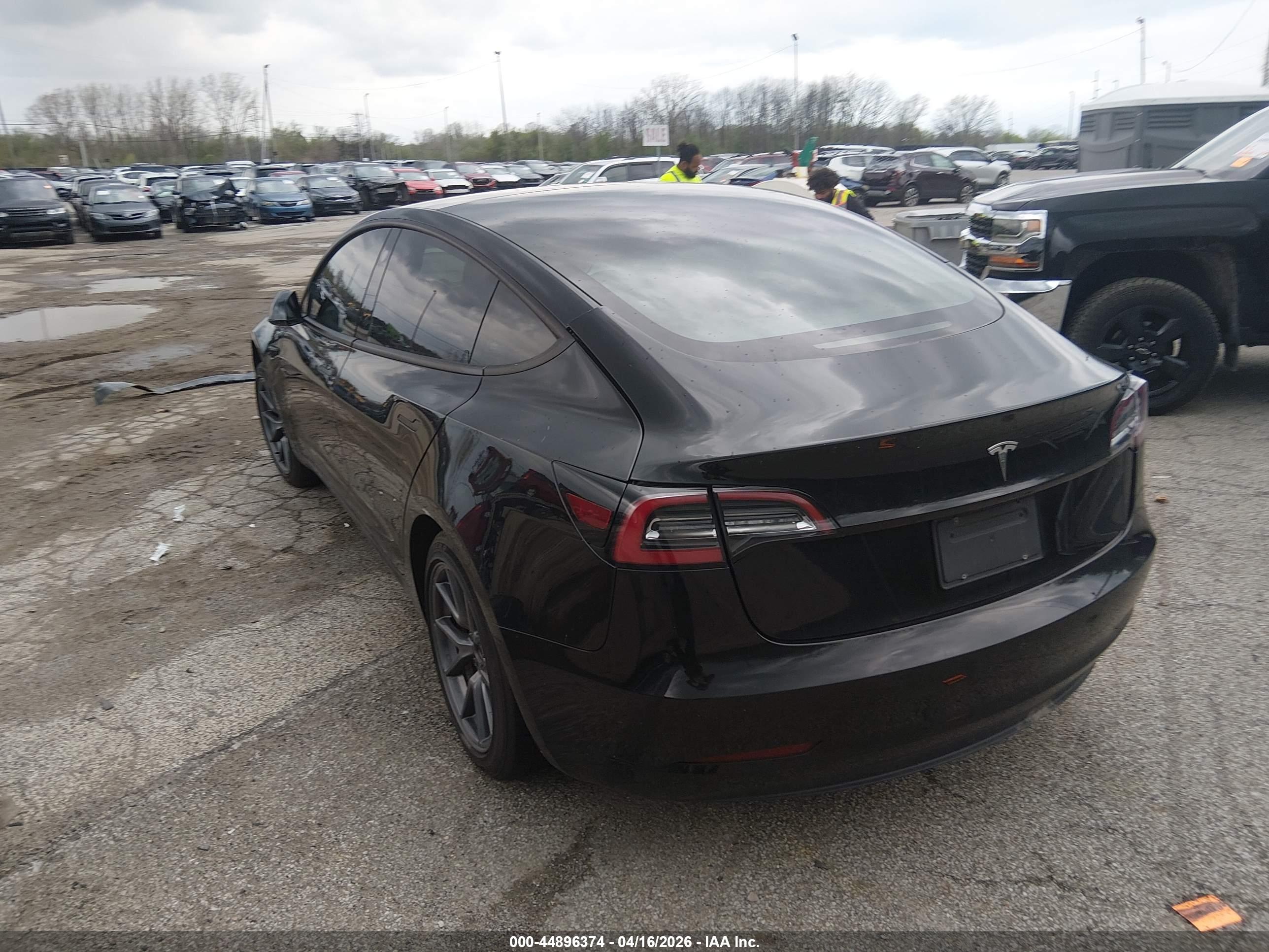 TESLA MODEL image 3