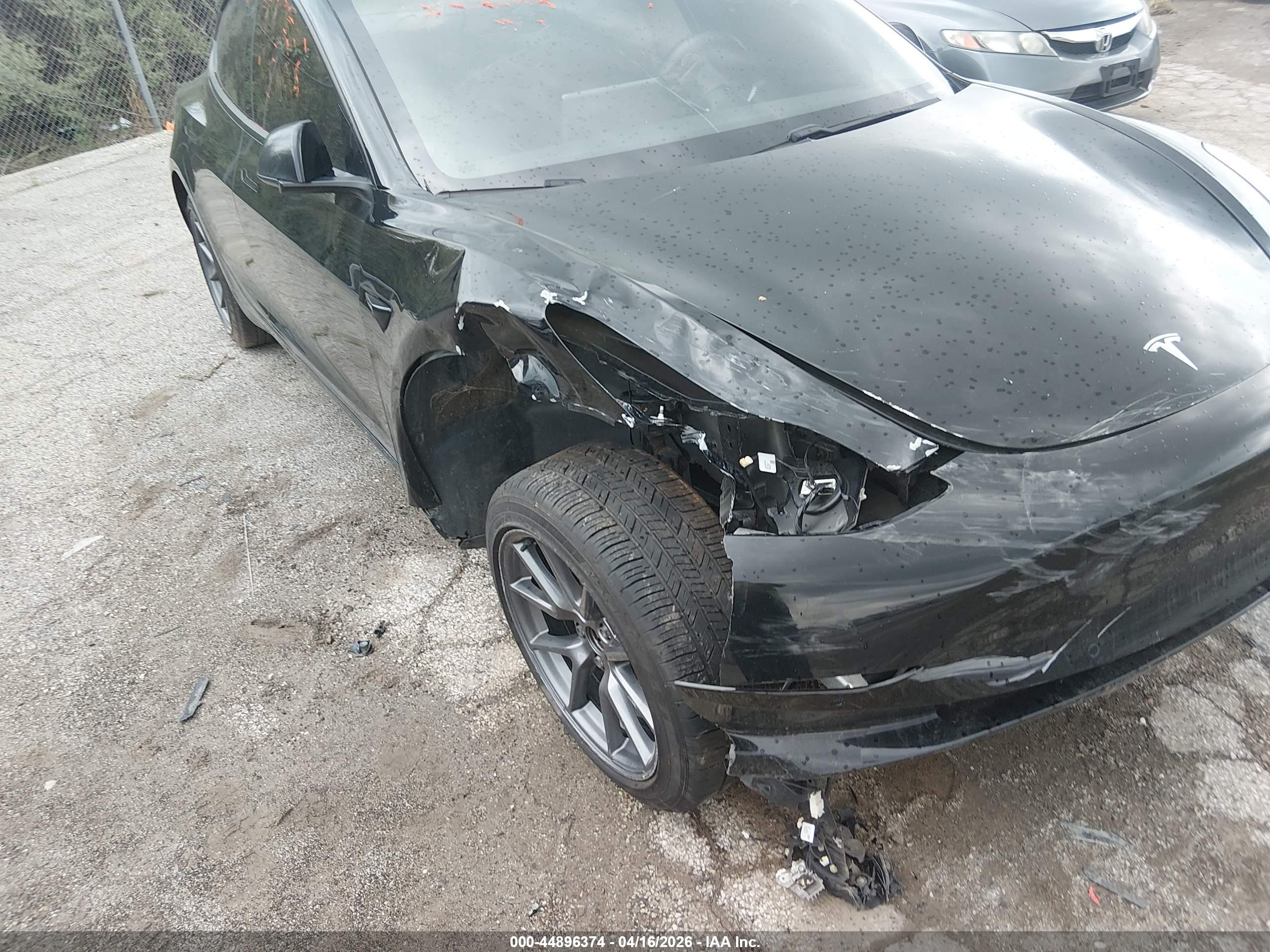 TESLA MODEL image 6