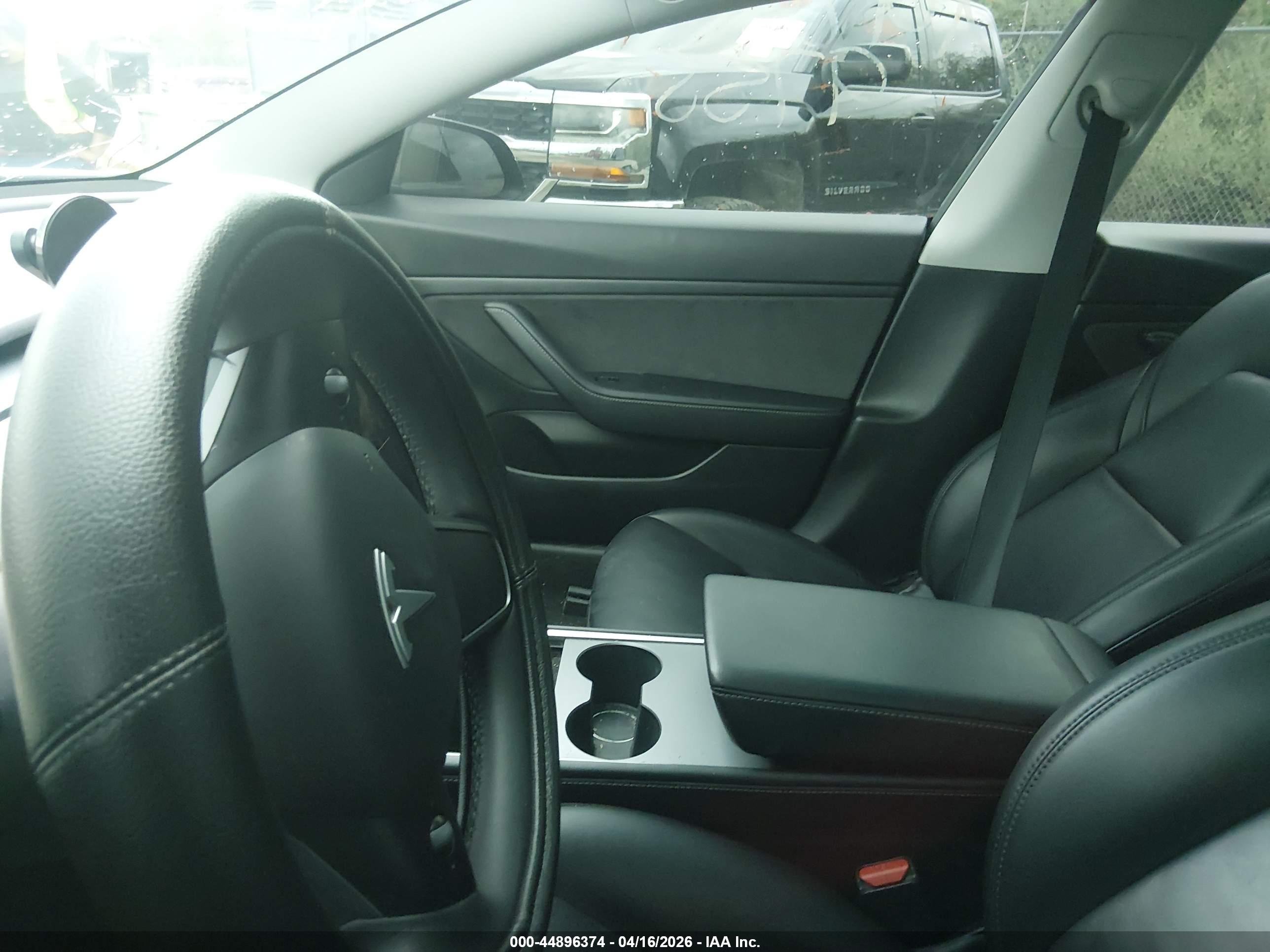 TESLA MODEL image 7