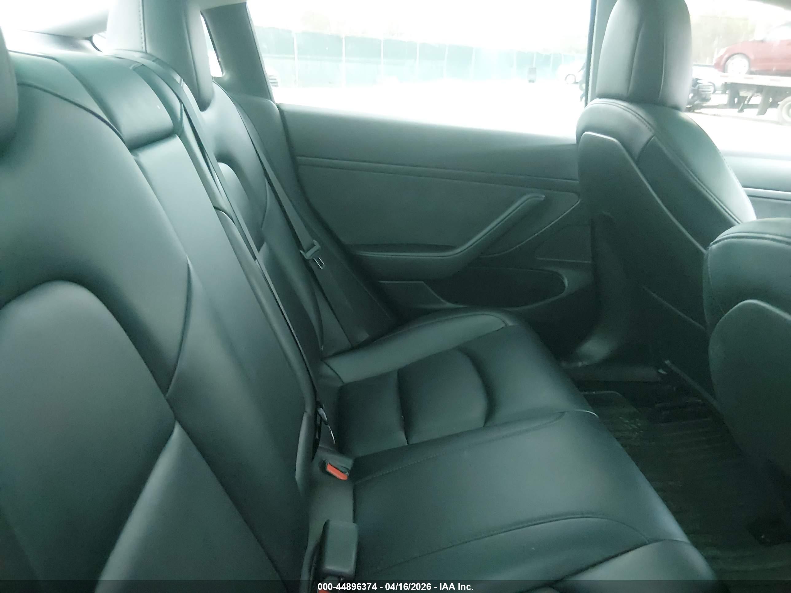 TESLA MODEL image 8