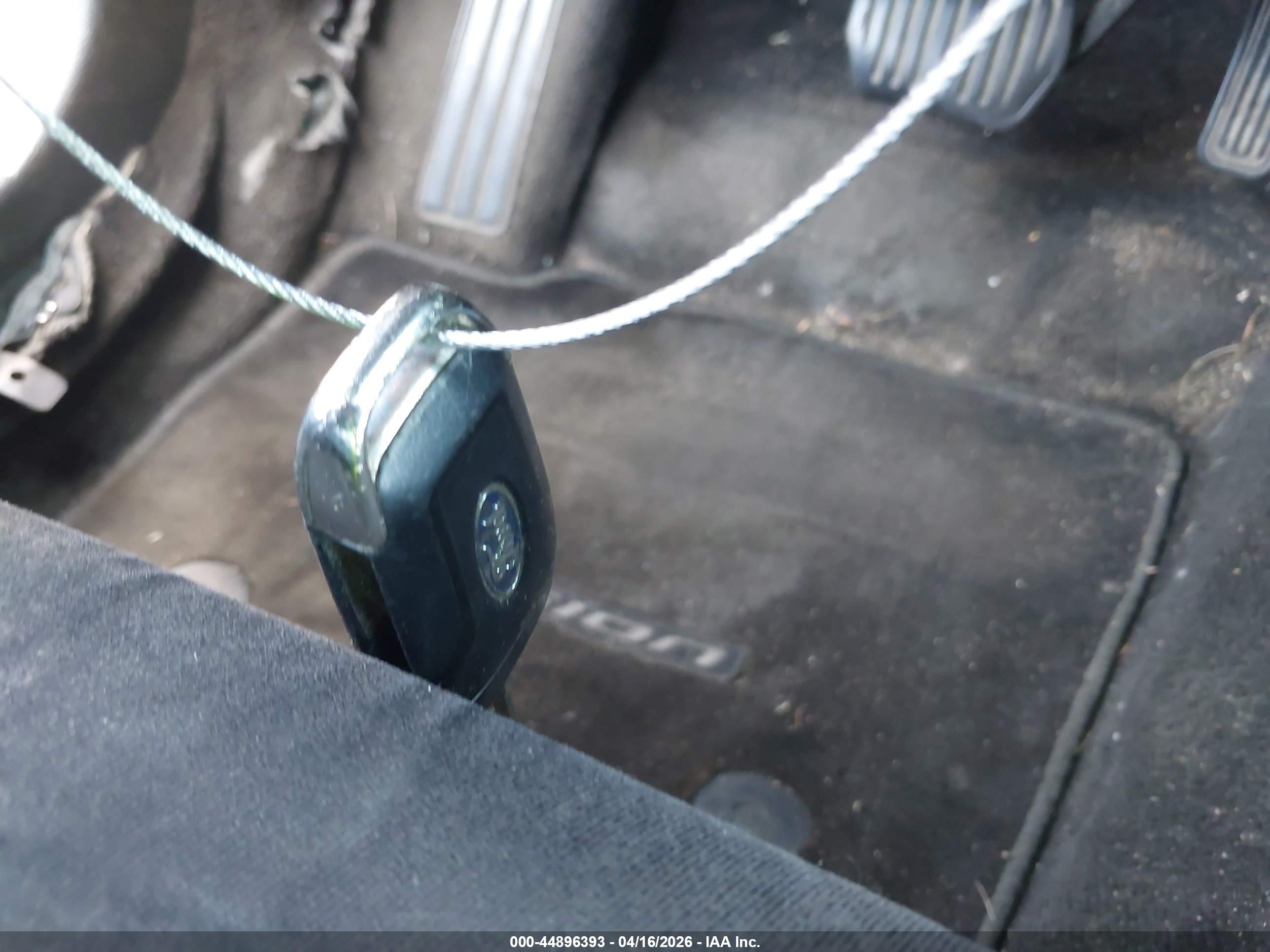 FORD FUSION image 11