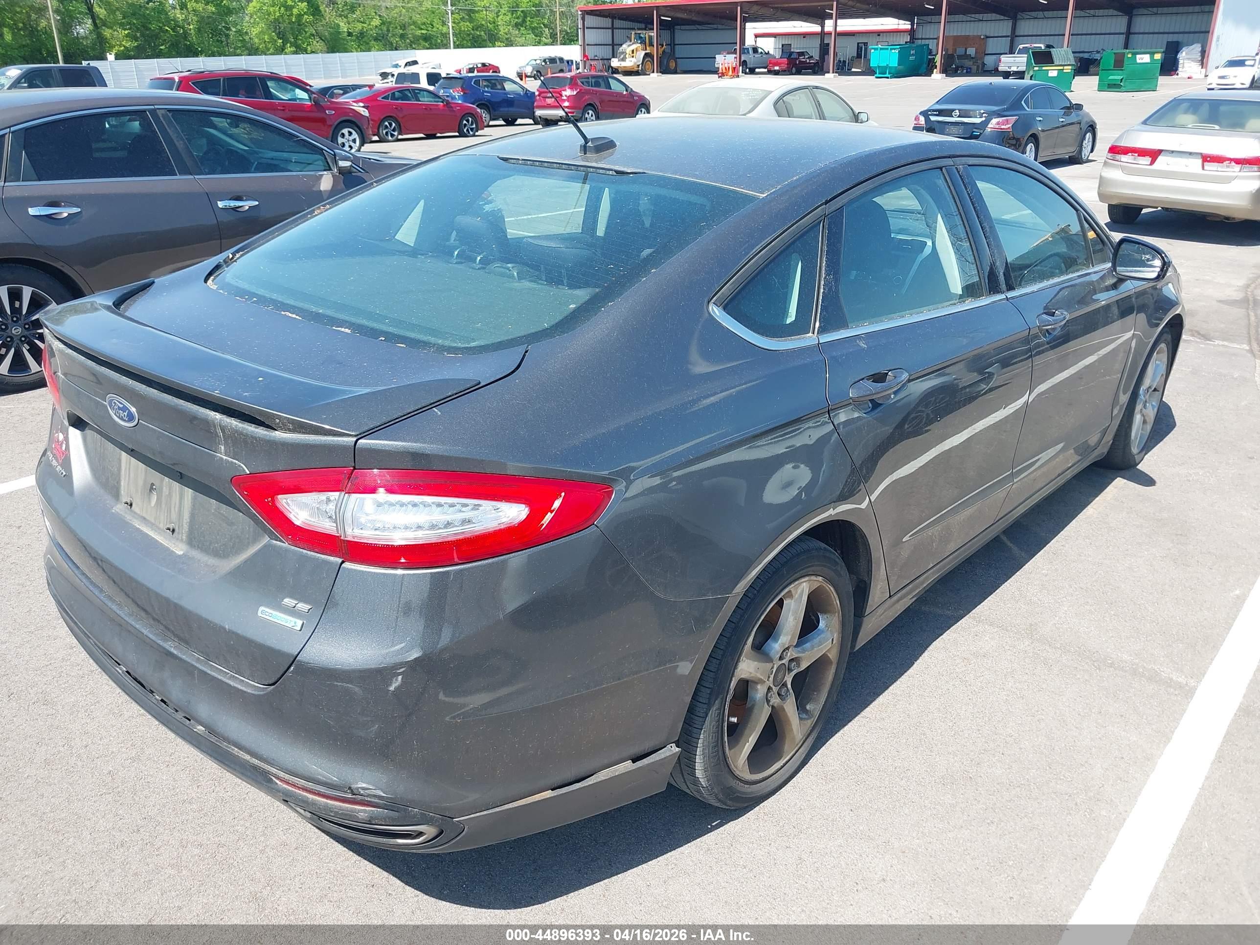 FORD FUSION image 4