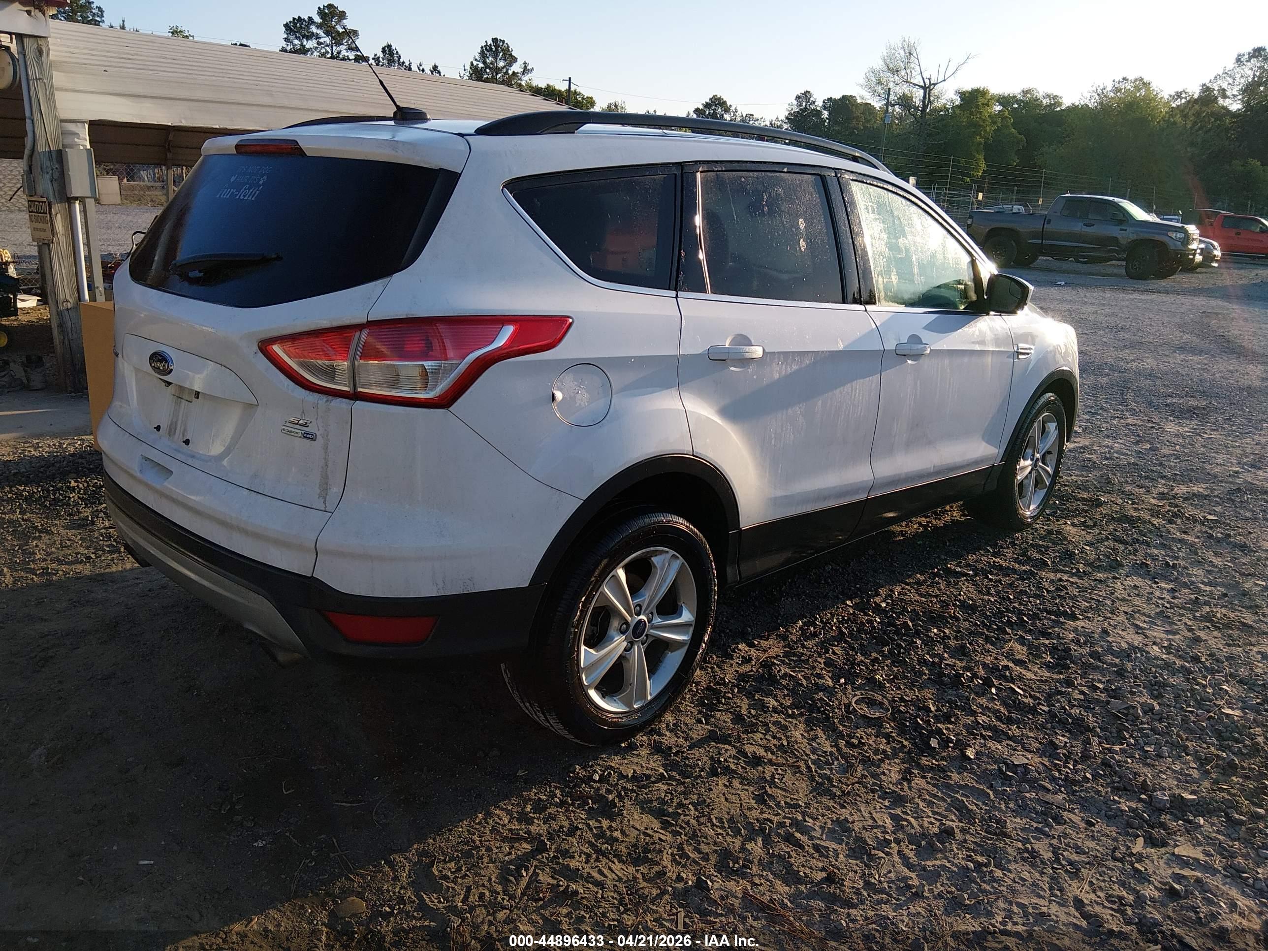 FORD ESCAPE image 4