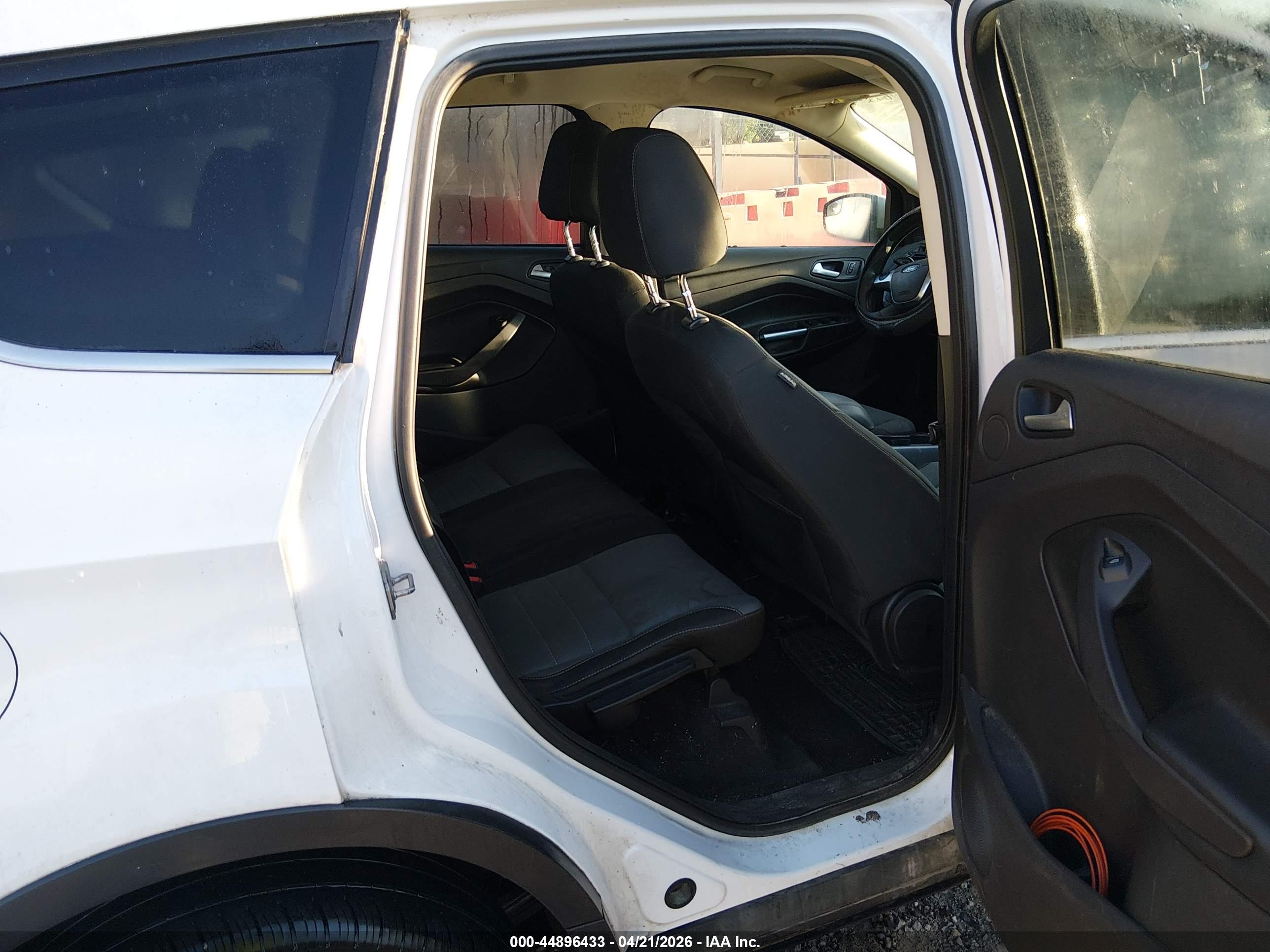FORD ESCAPE image 8