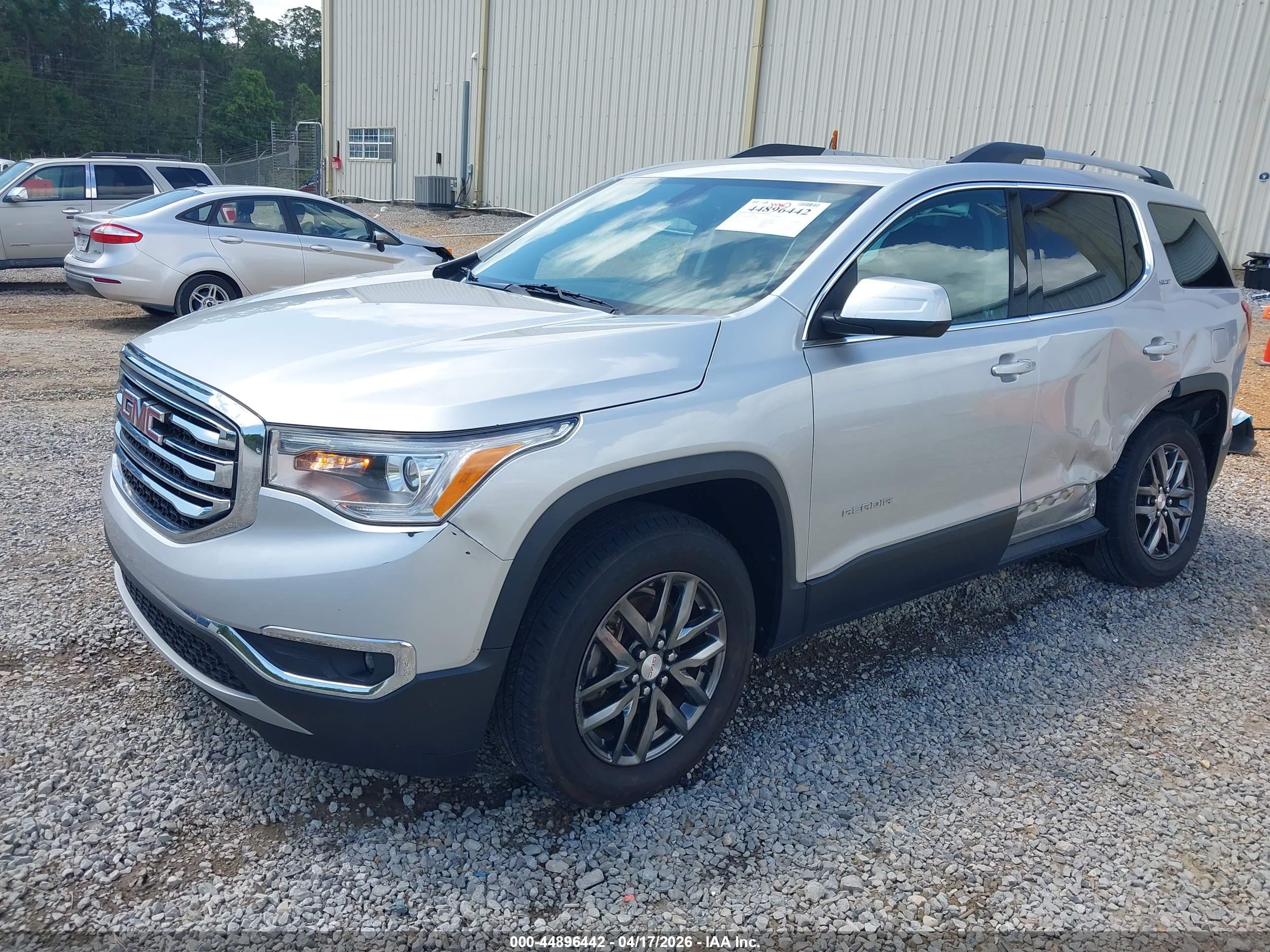GMC ACADIA image 2