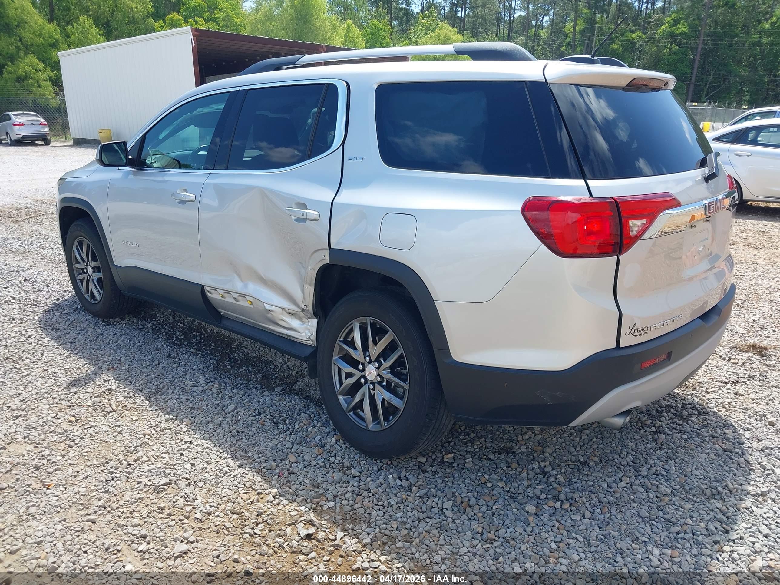 GMC ACADIA image 3