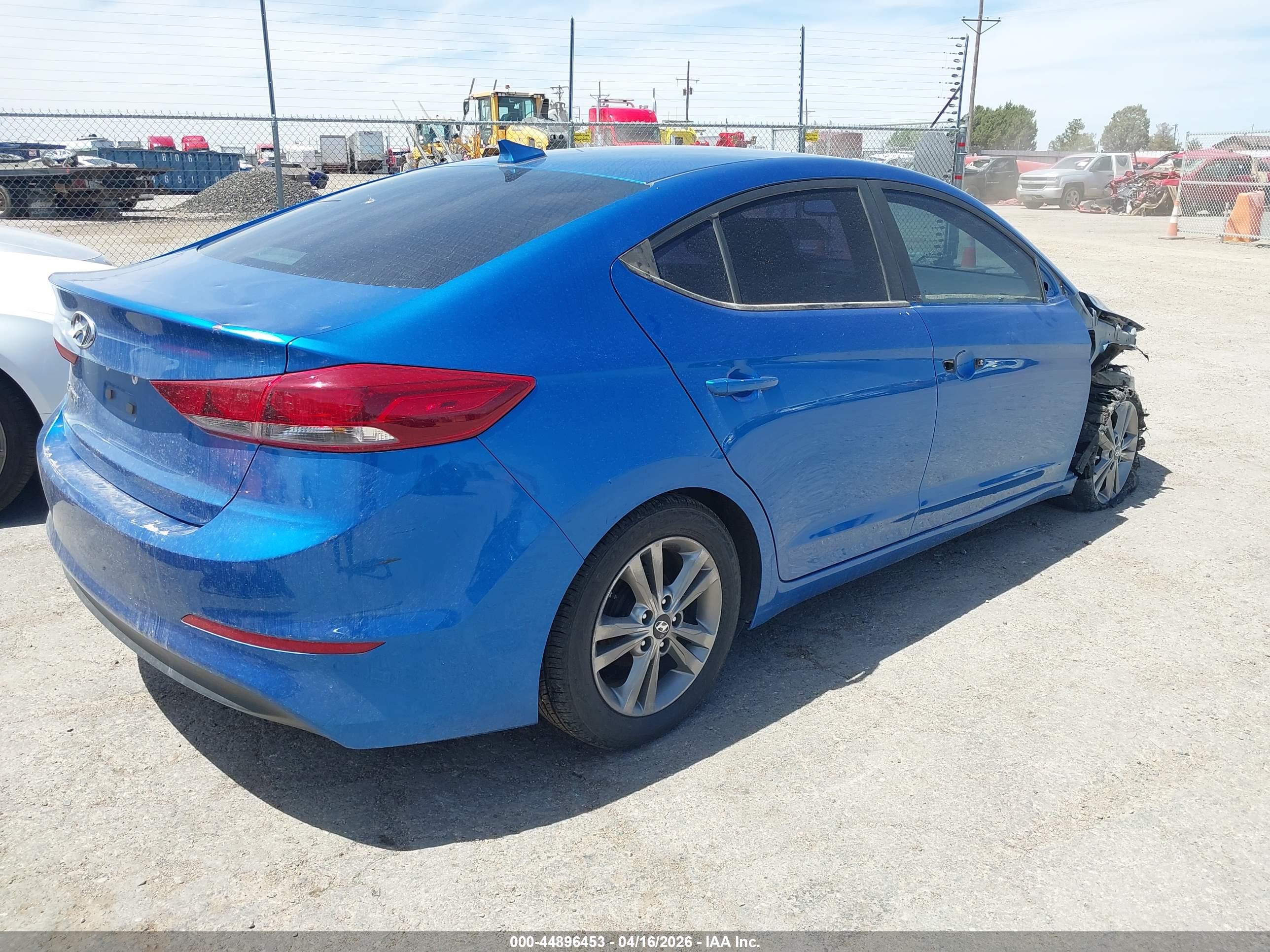 HYUNDAI ELANTRA image 4
