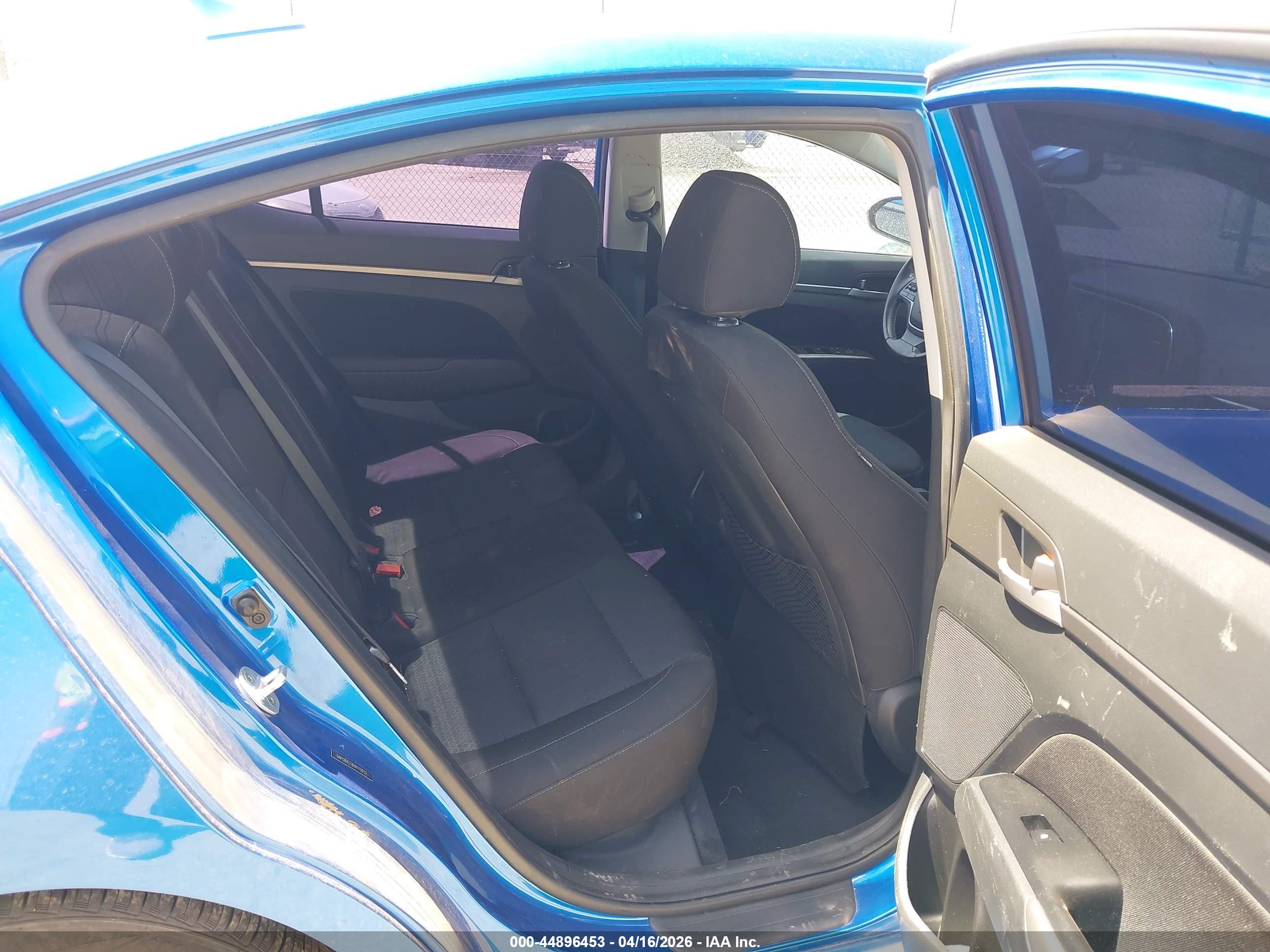HYUNDAI ELANTRA image 8