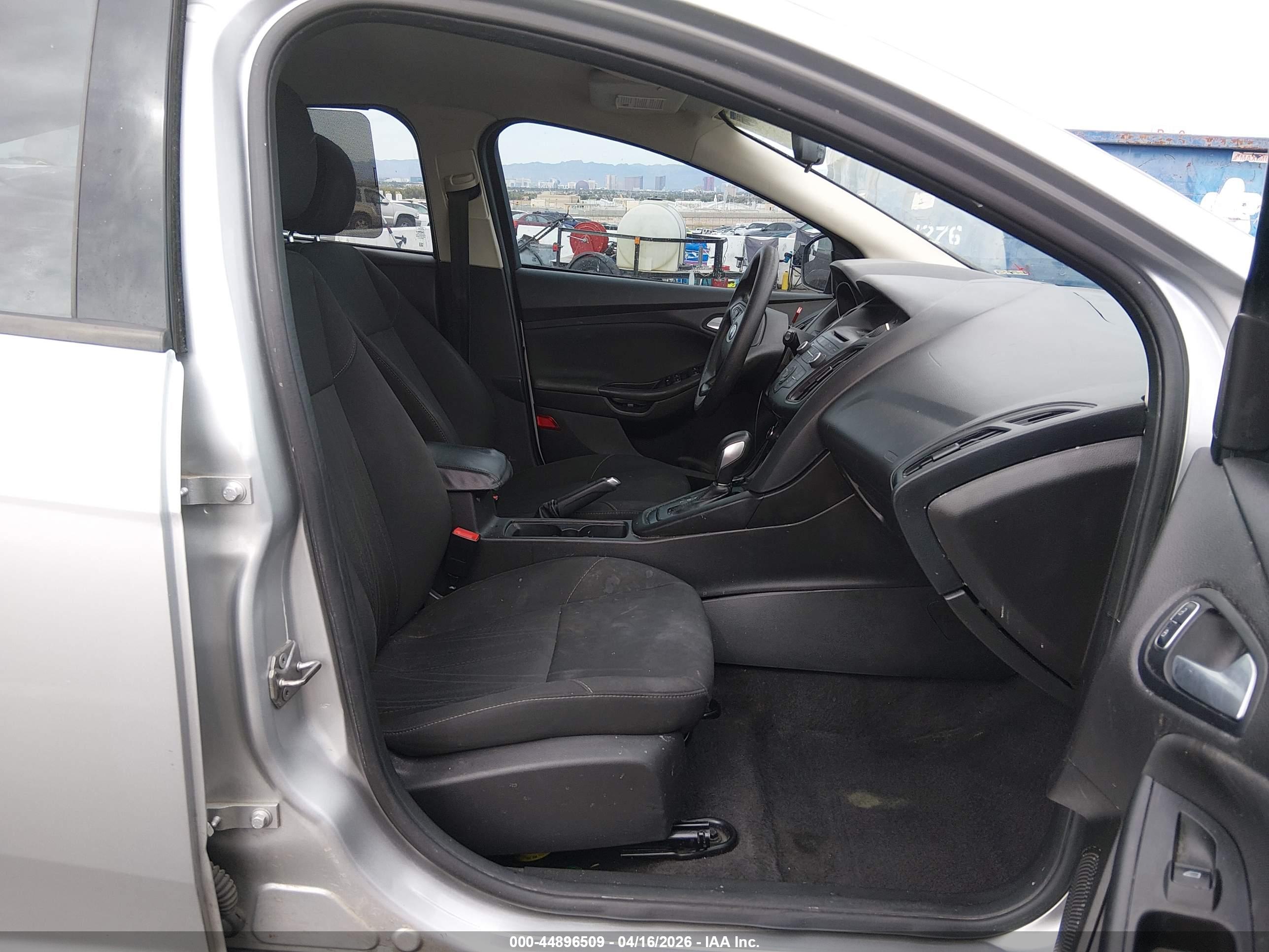 FORD FOCUS image 5