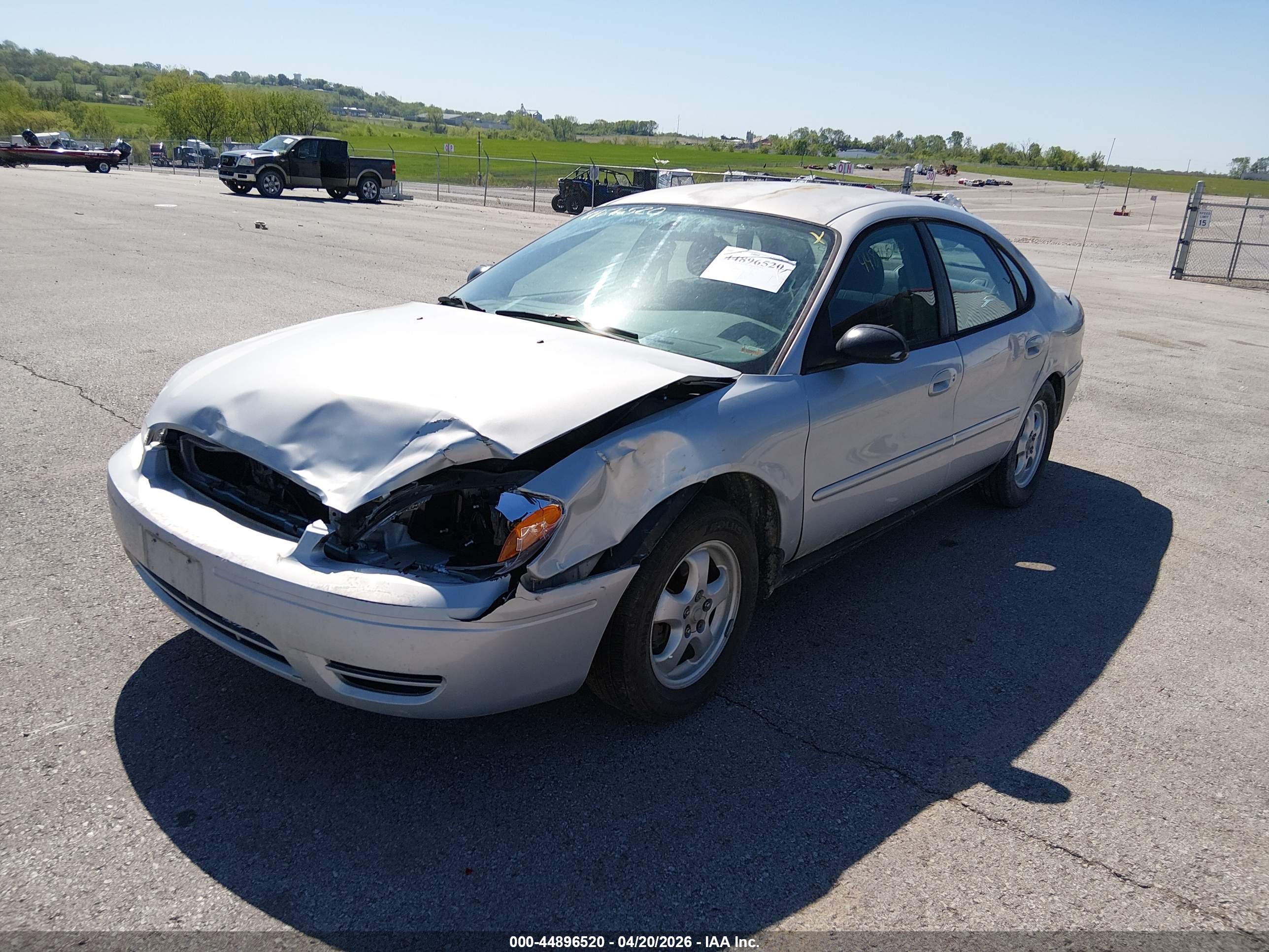 FORD TAURUS image 2