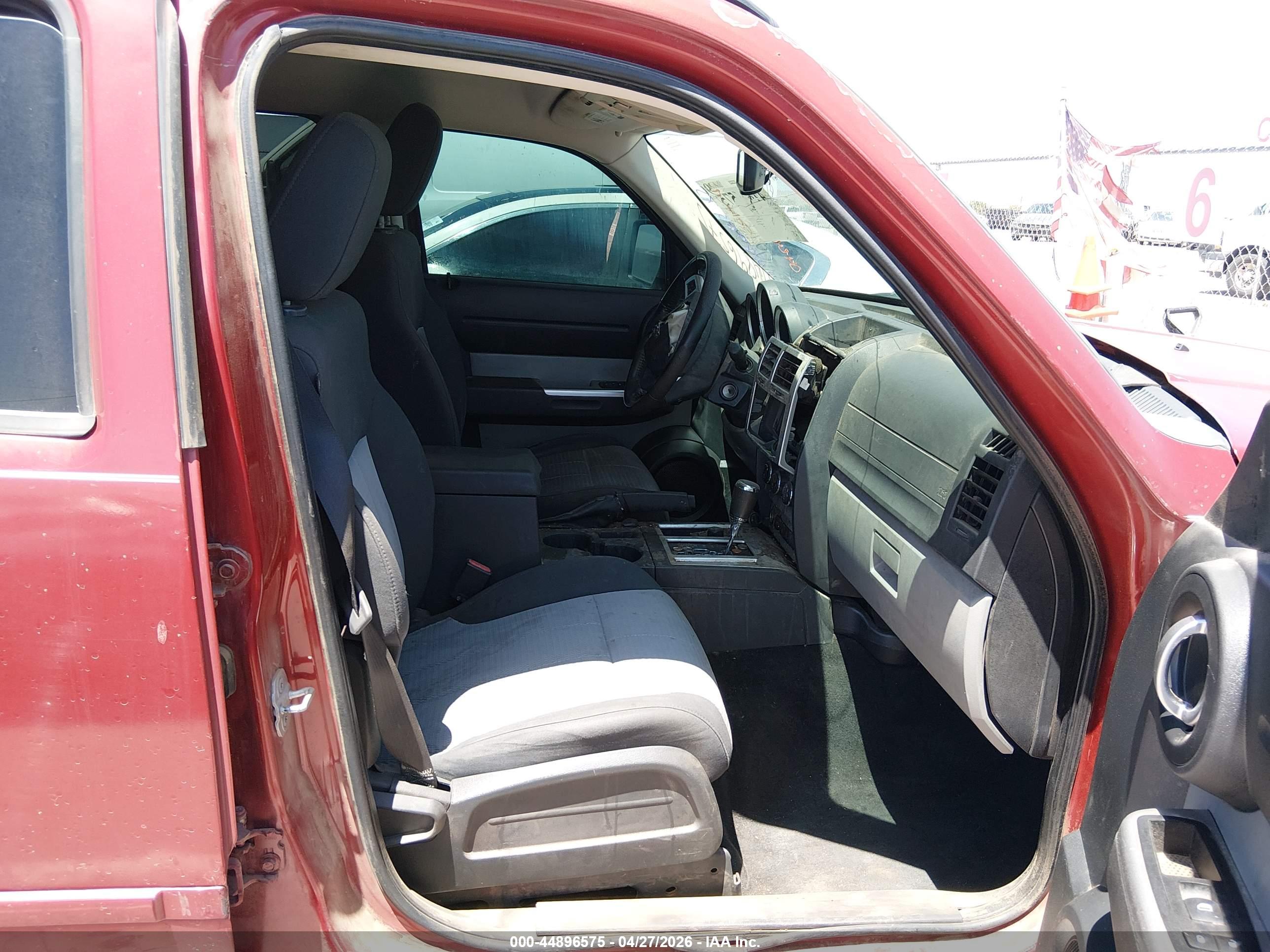 DODGE NITRO image 5