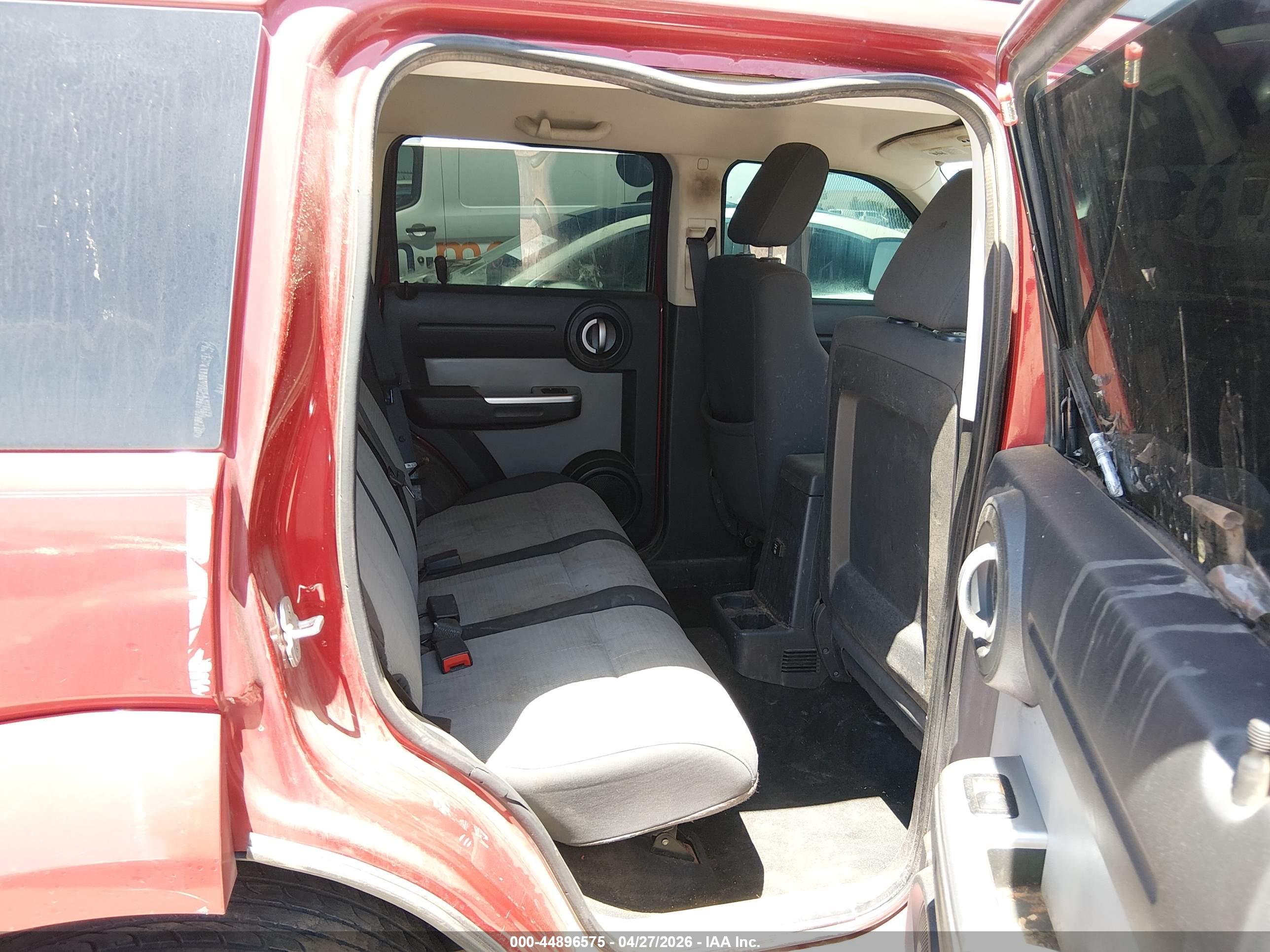DODGE NITRO image 8