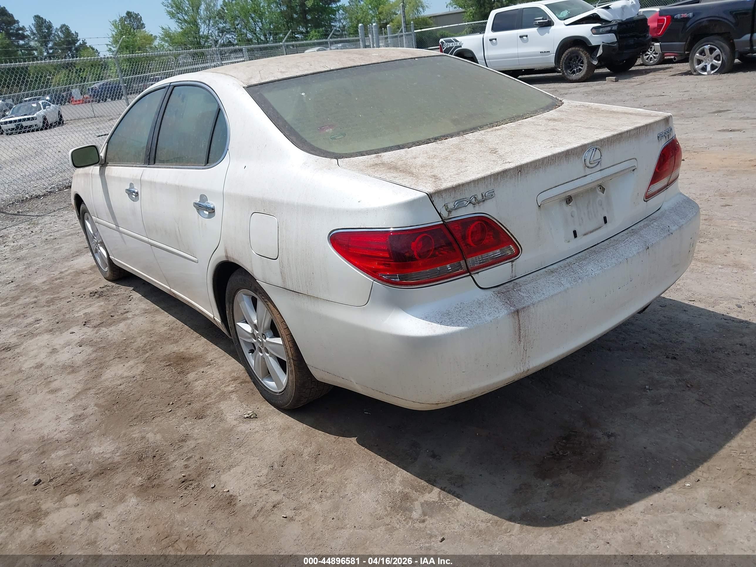 LEXUS ES image 3