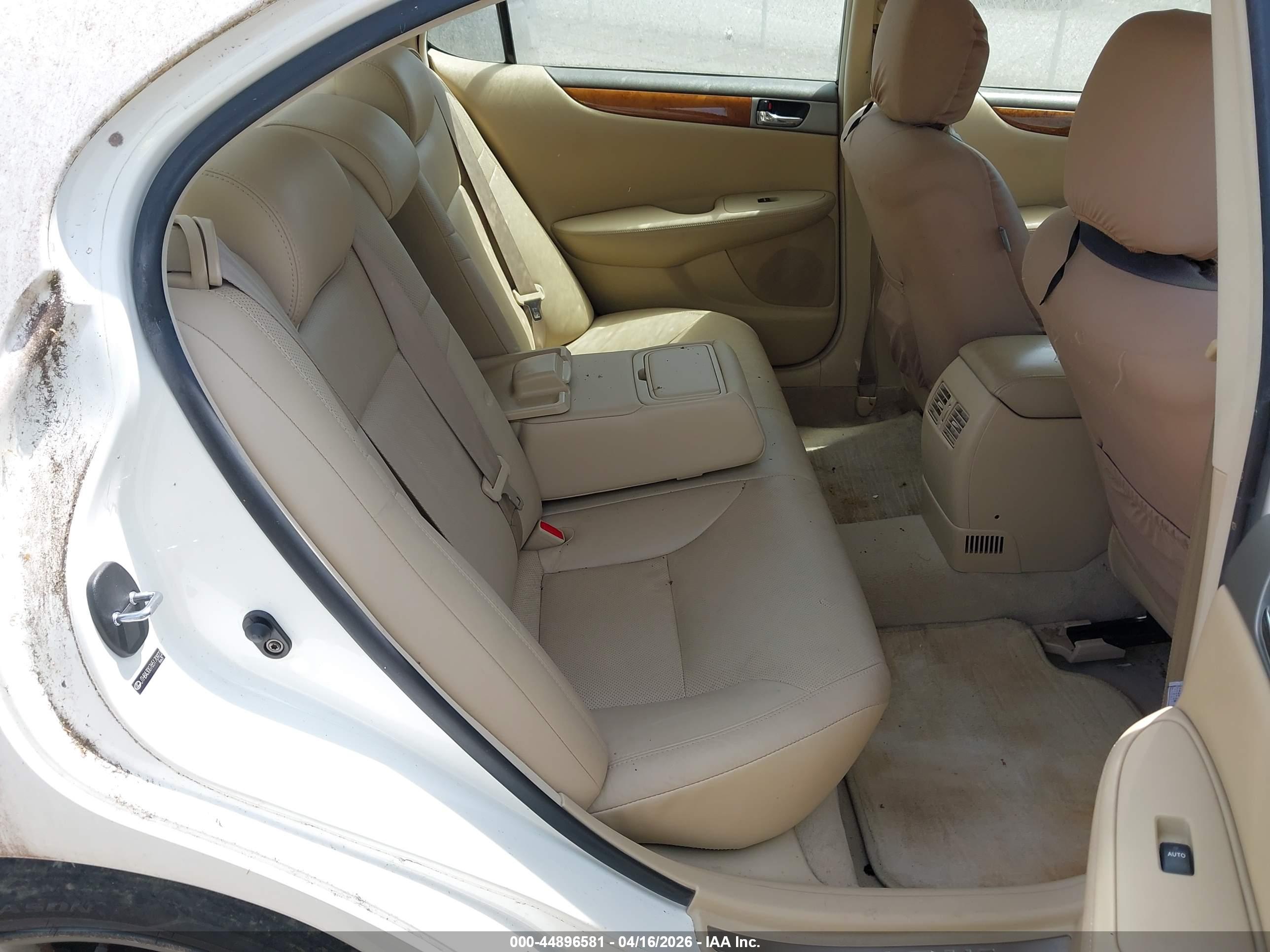 LEXUS ES image 8
