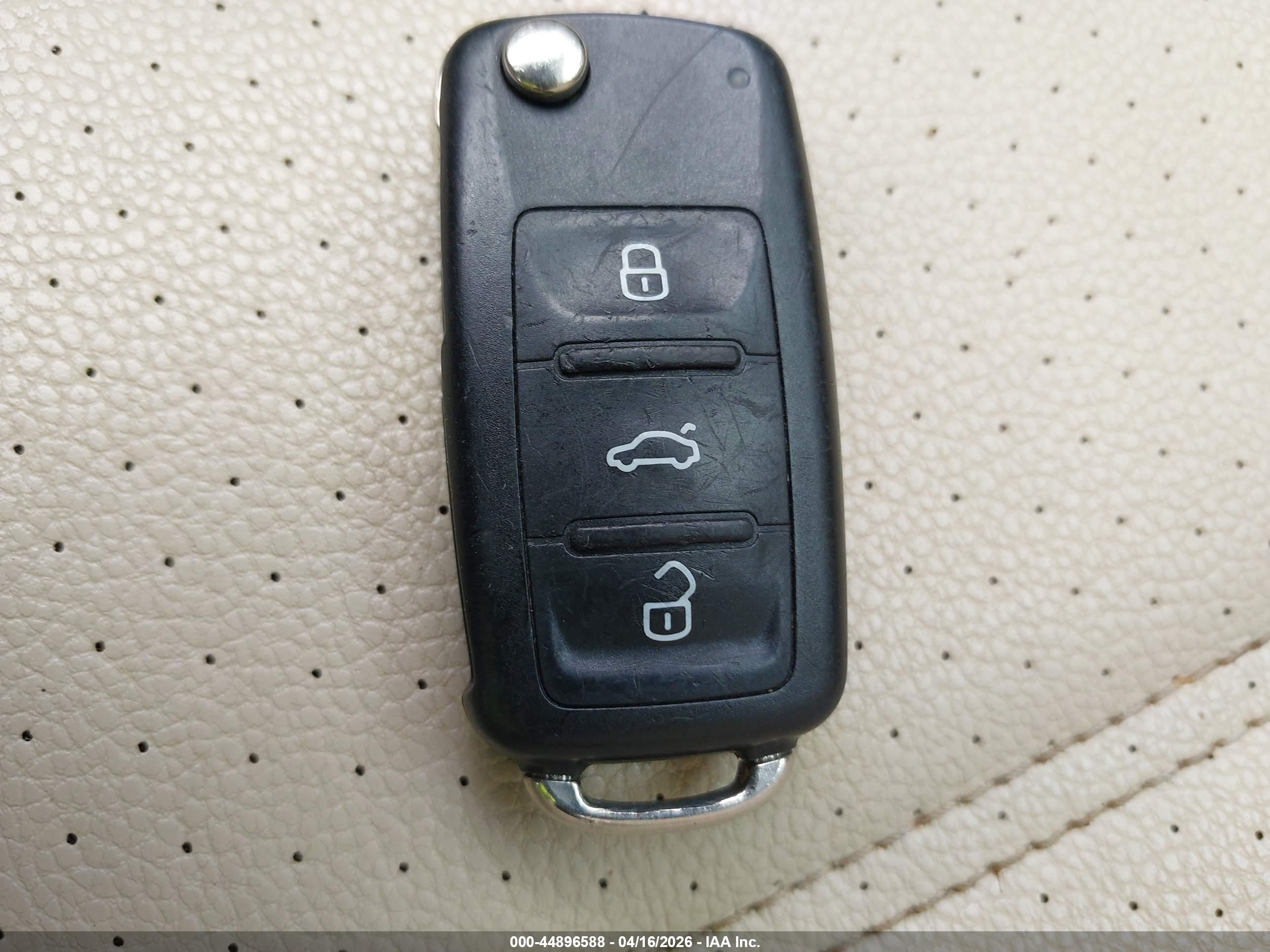 VOLKSWAGEN JETTA image 11