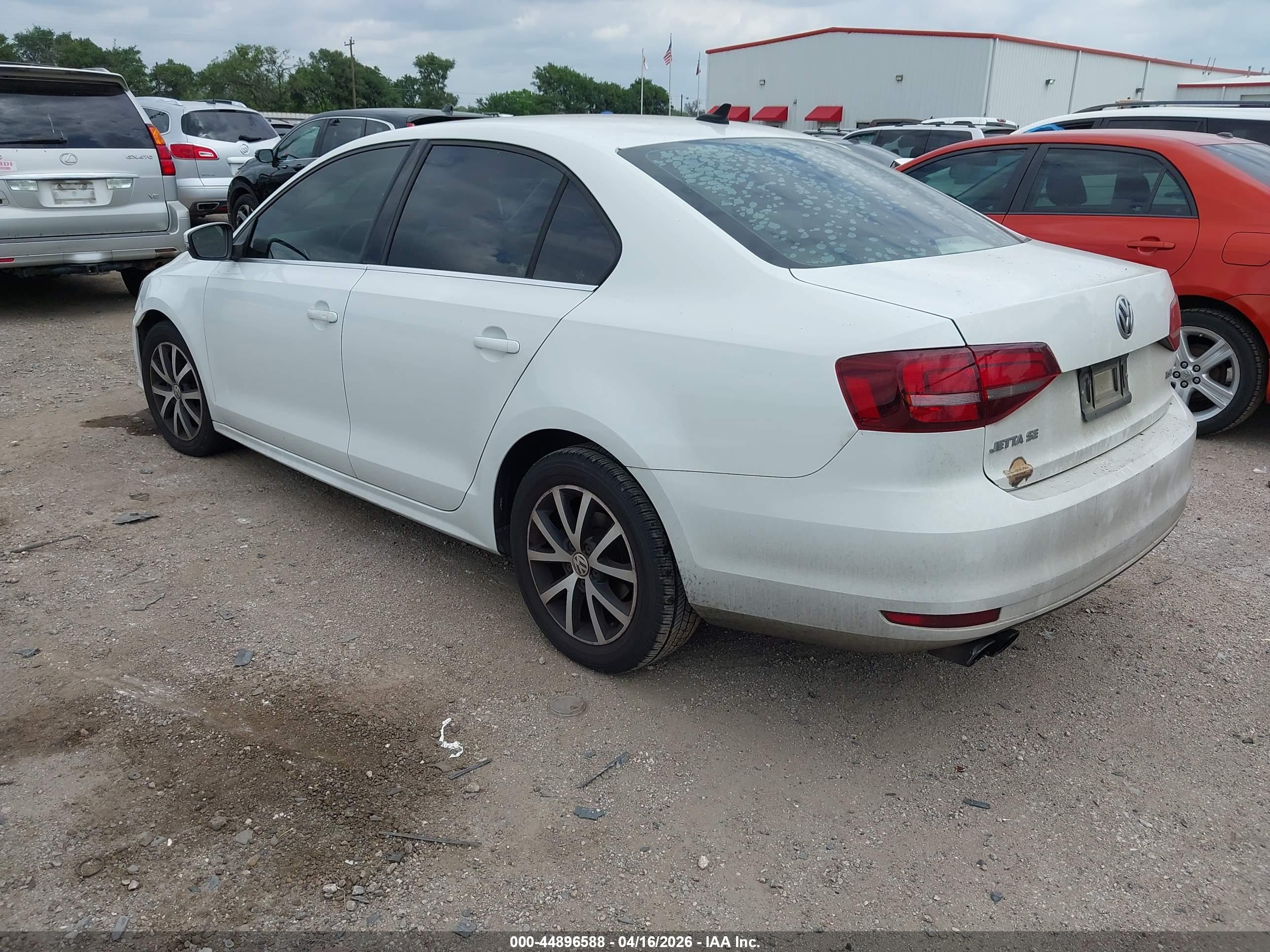VOLKSWAGEN JETTA image 3