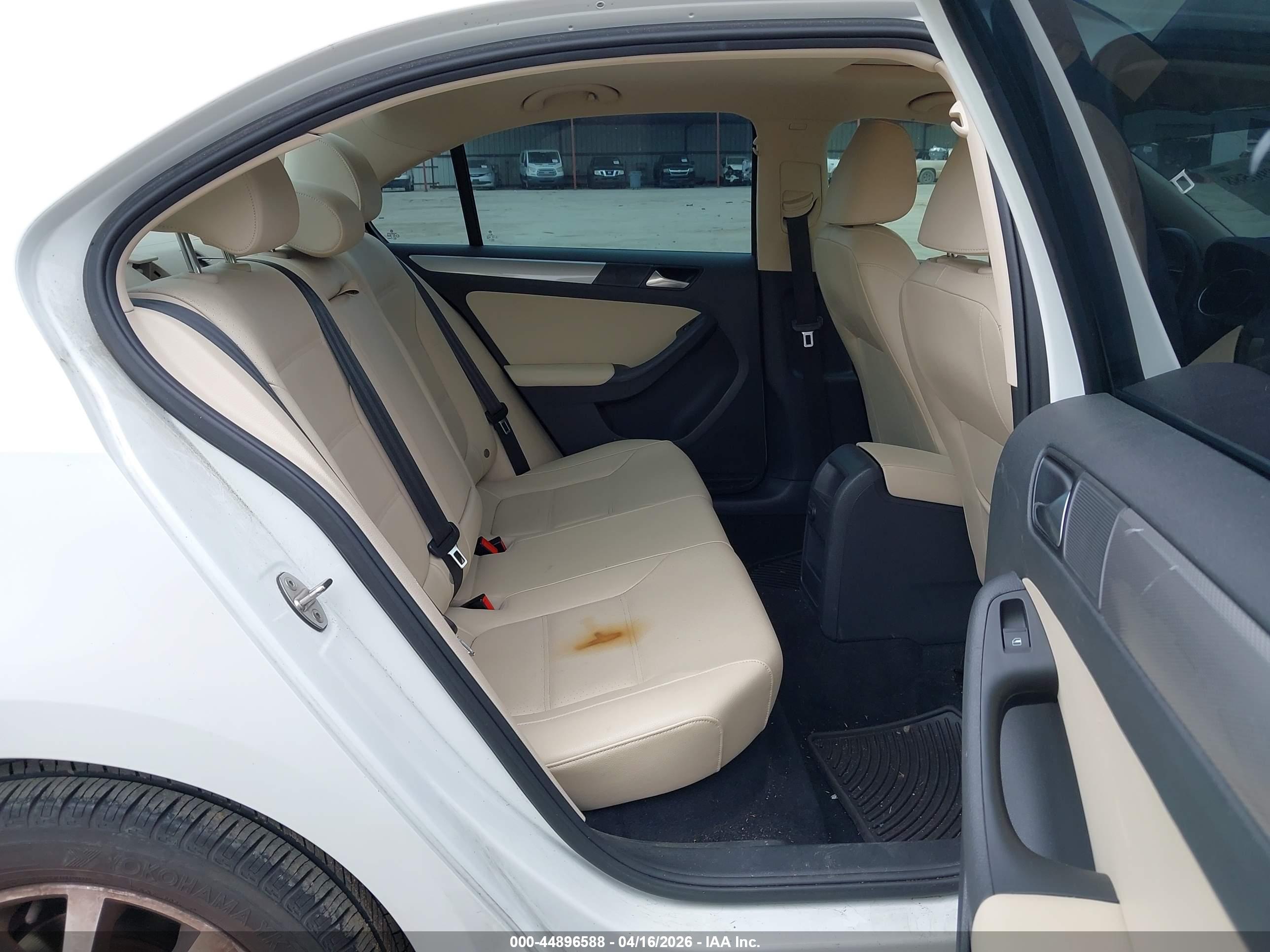 VOLKSWAGEN JETTA image 8