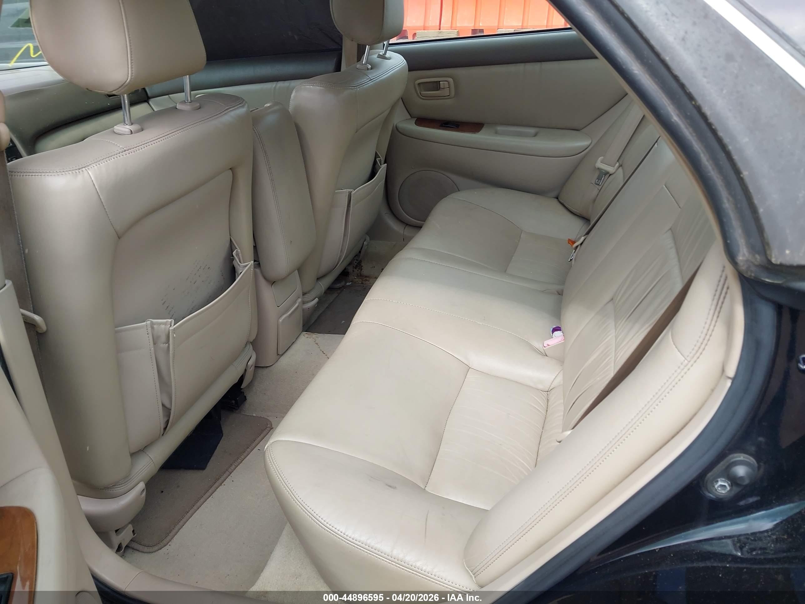 LEXUS ES image 8