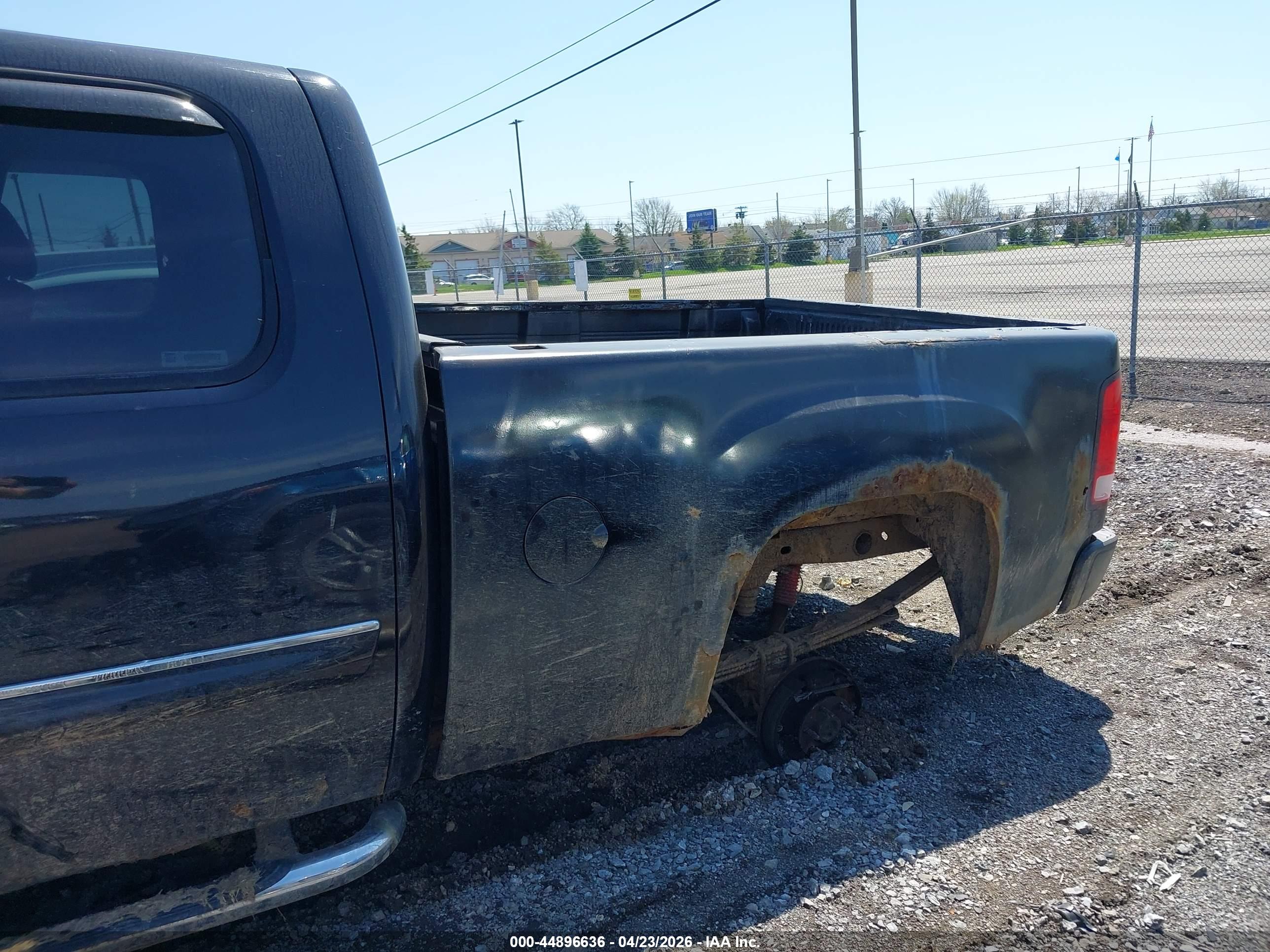 GMC SIERRA image 6