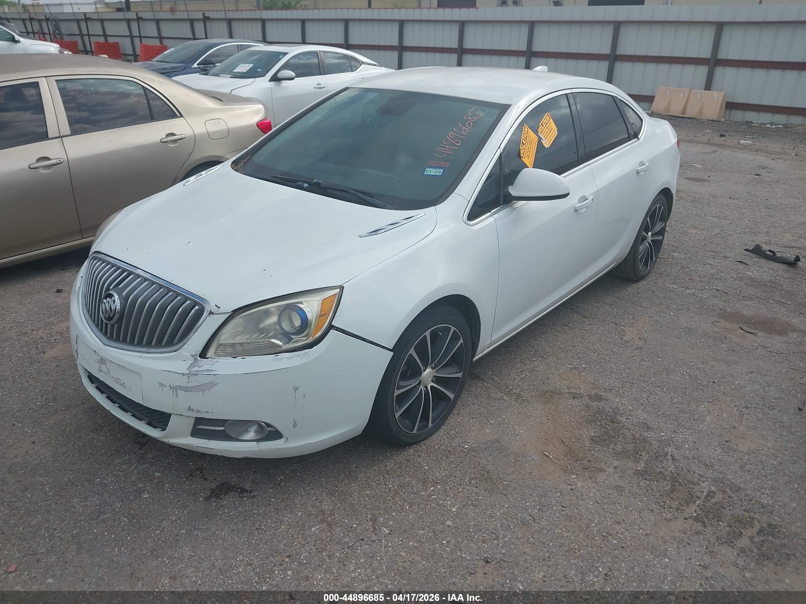 BUICK VERANO image 2