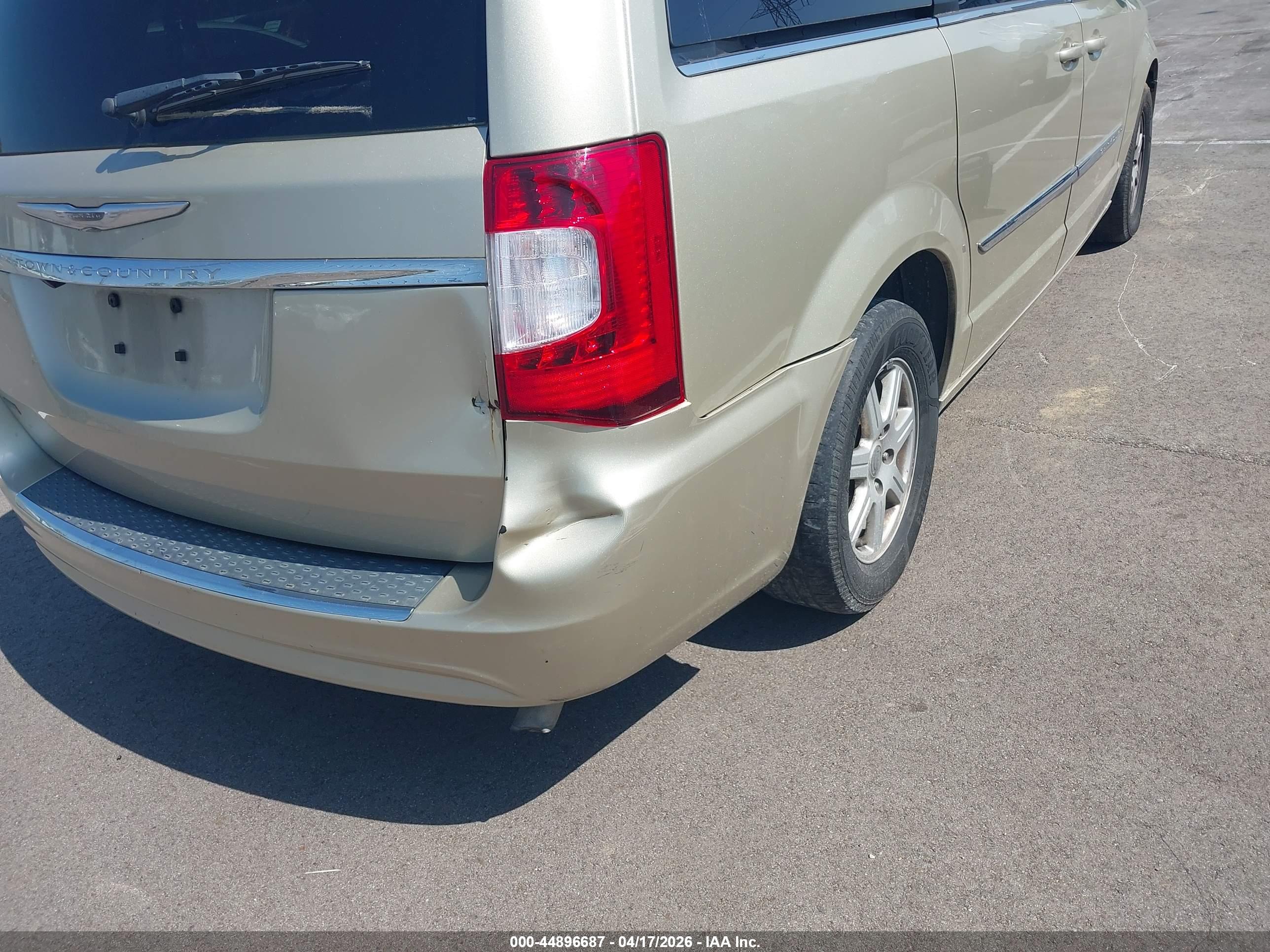 CHRYSLER TOWN image 6