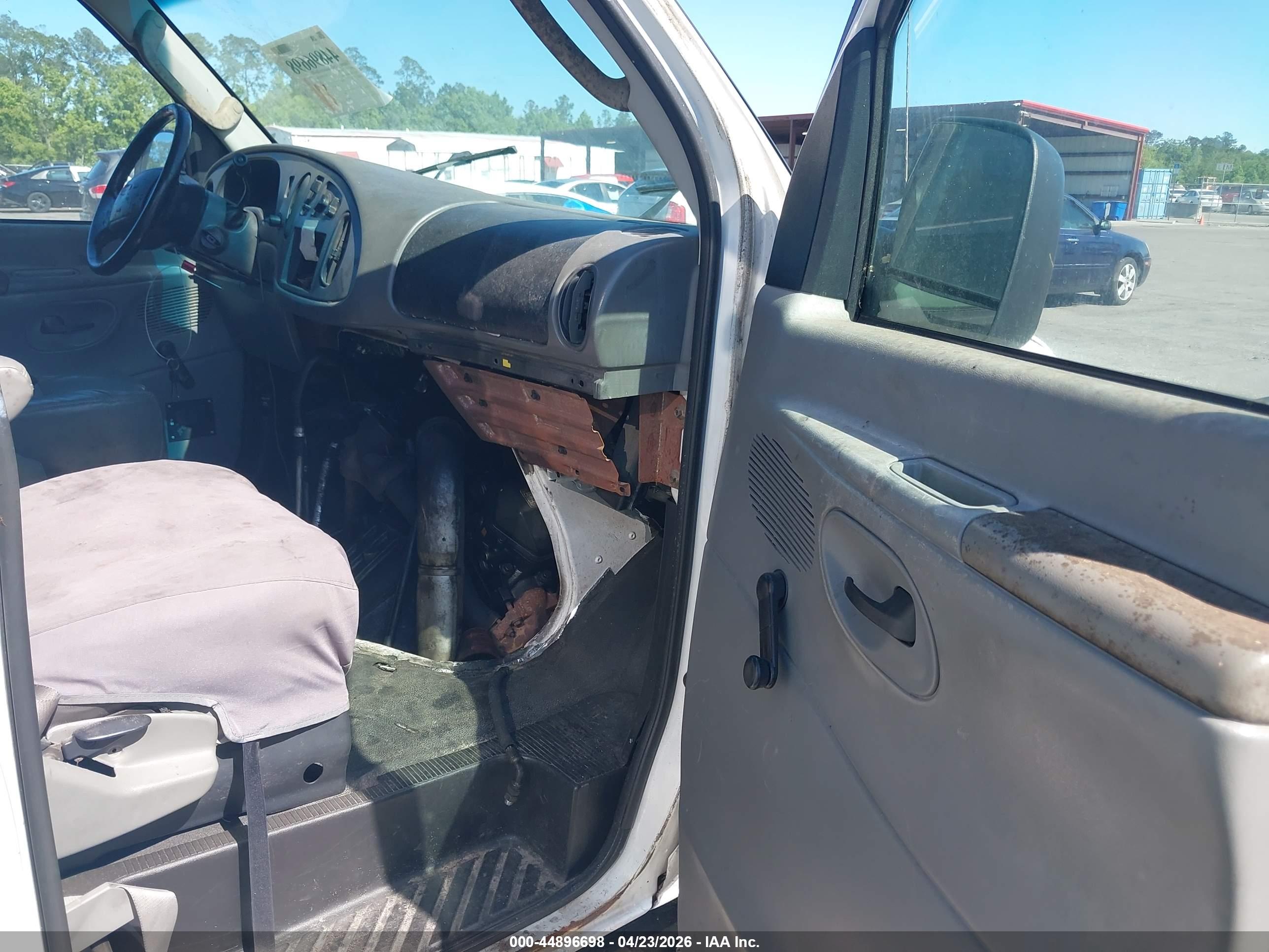 FORD E-350 image 5