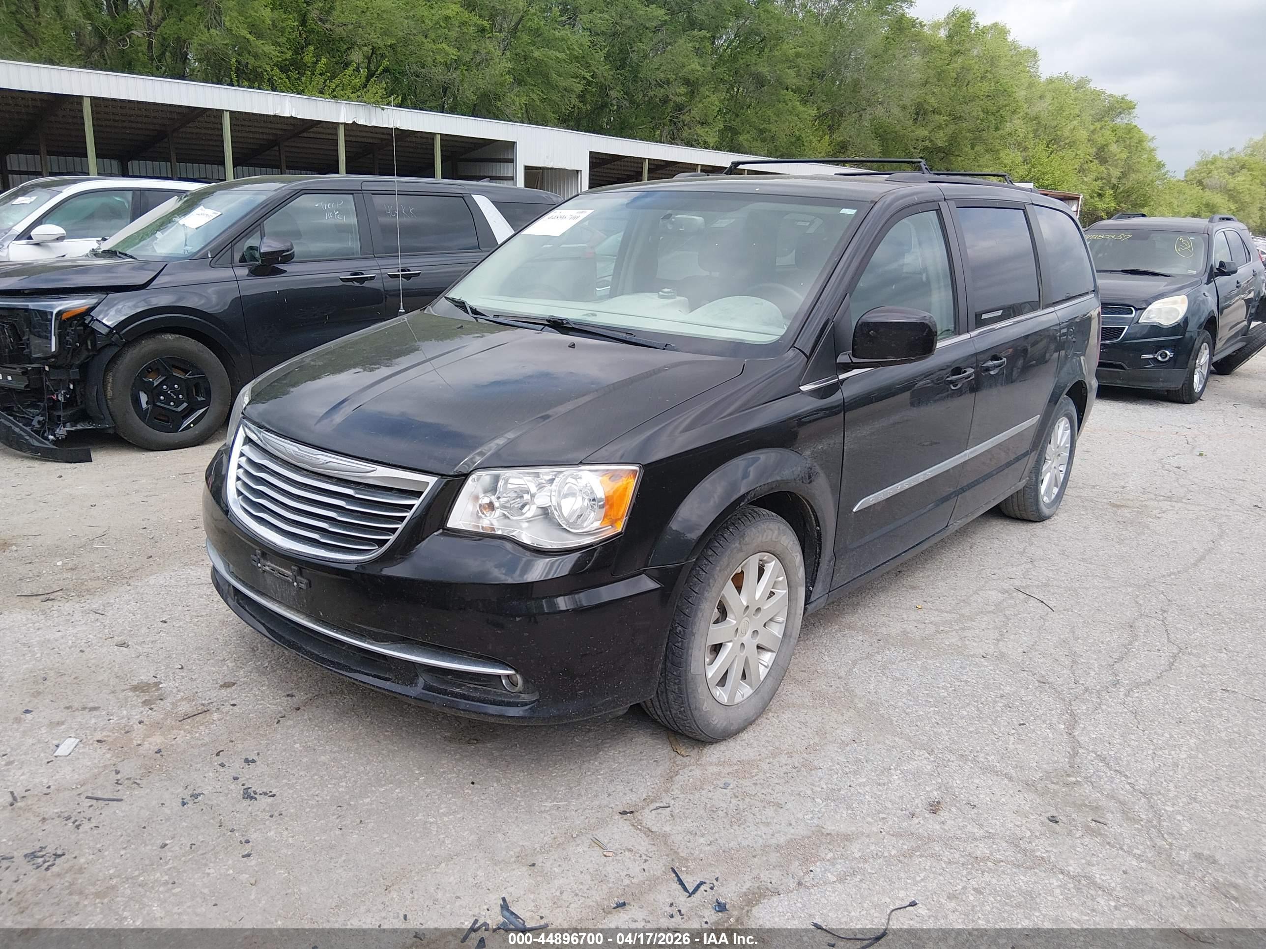 CHRYSLER TOWN image 6