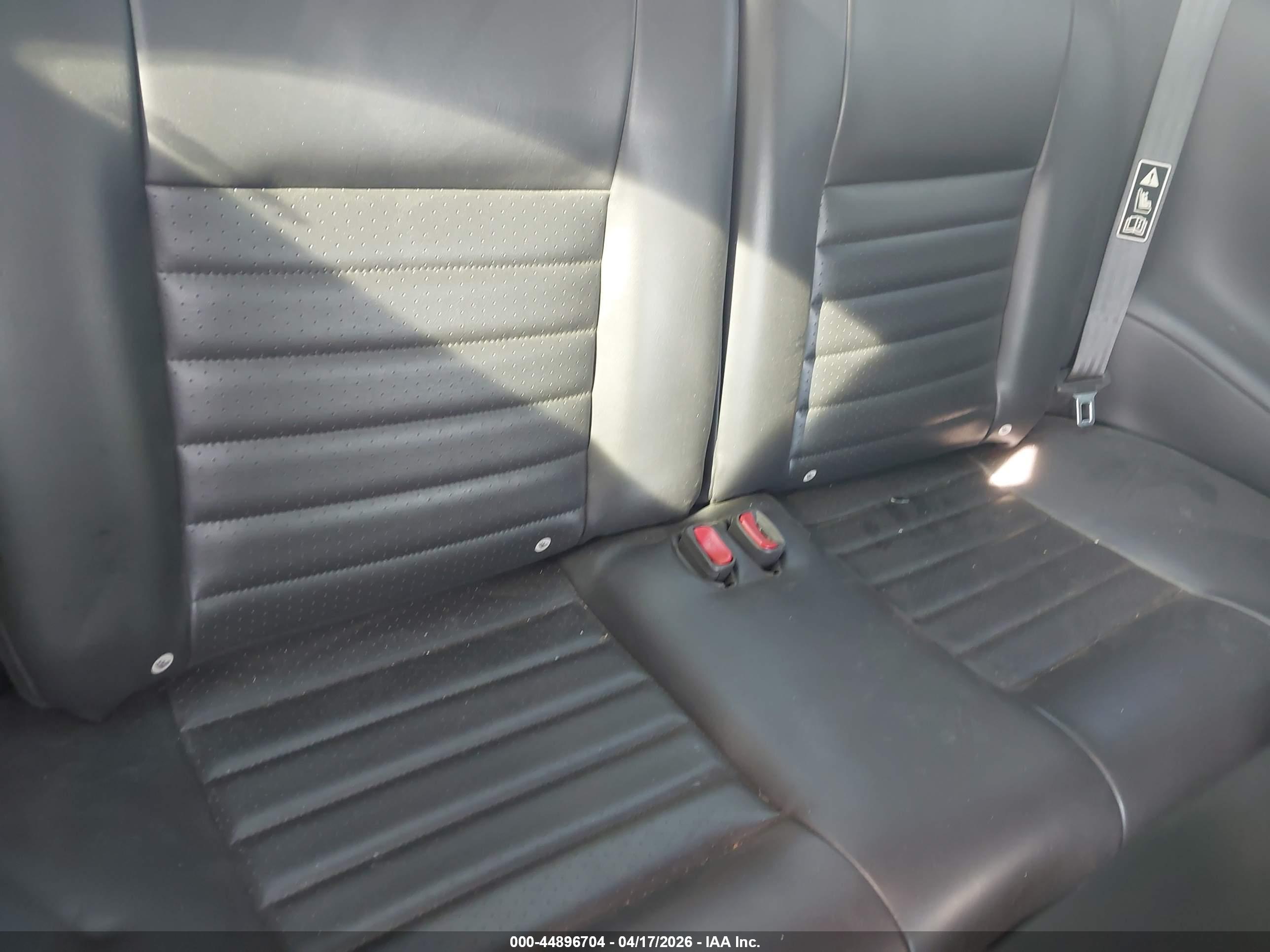 FORD MUSTANG image 8