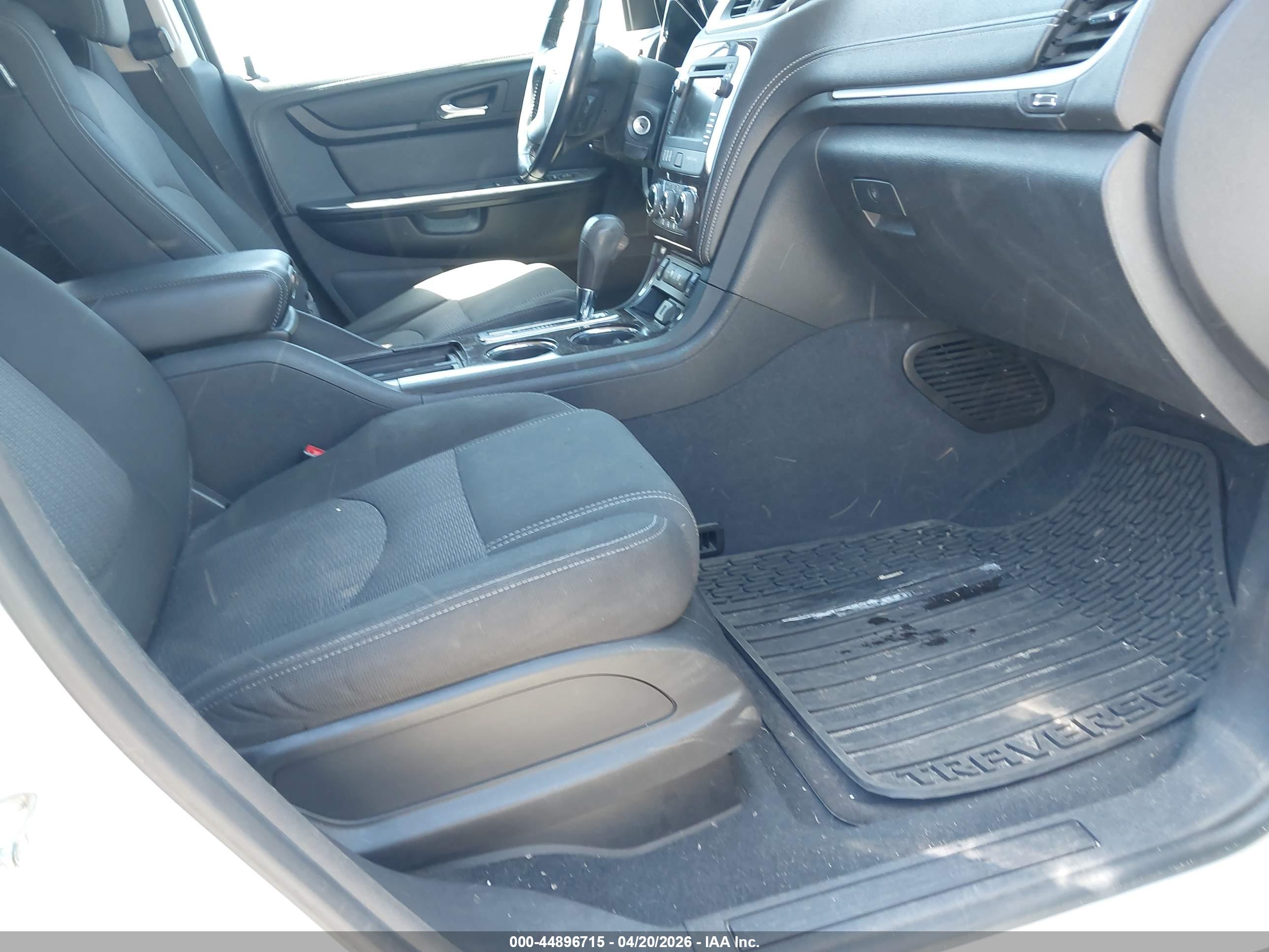 CHEVROLET TRAVERSE image 5