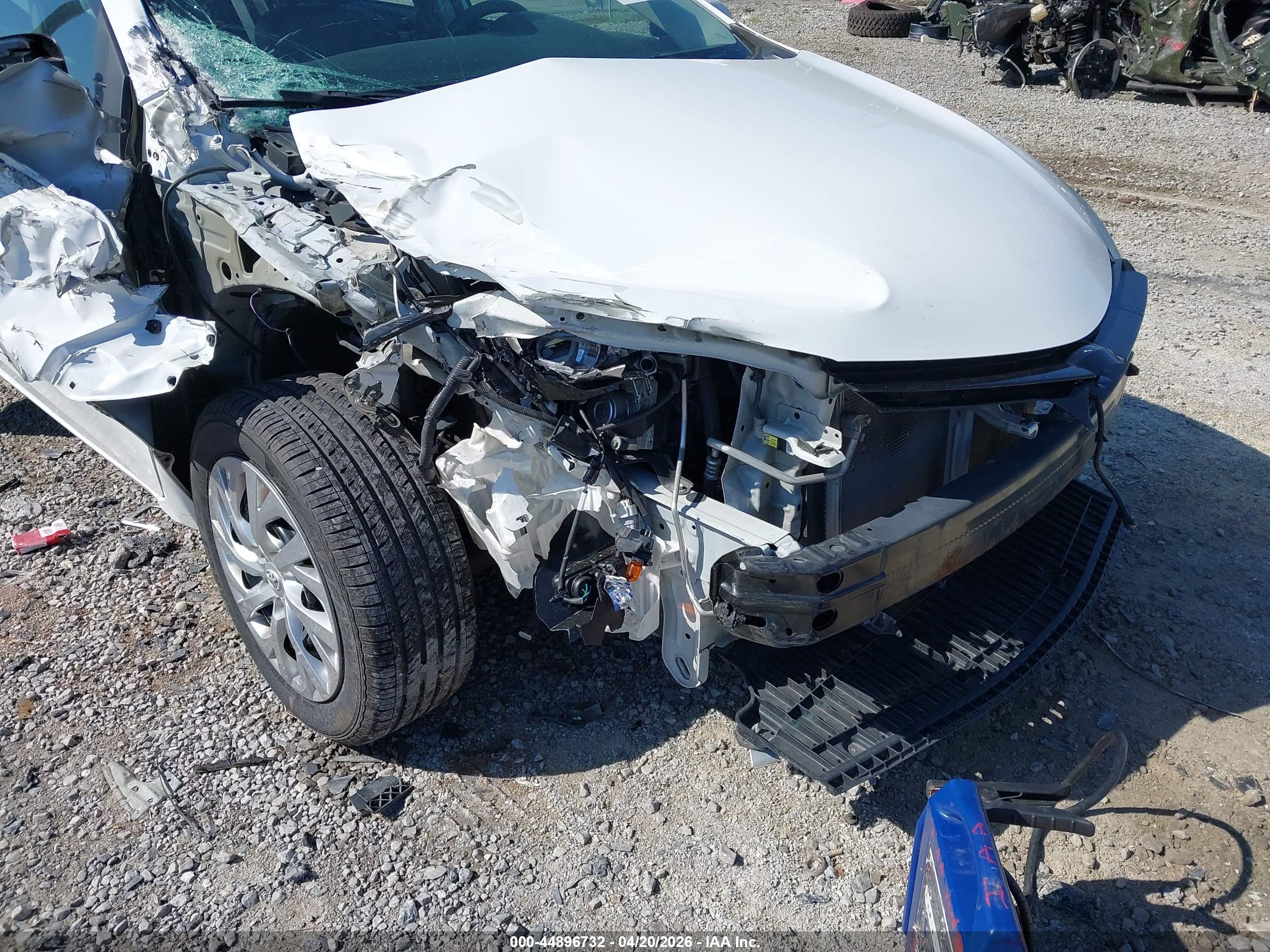 TOYOTA COROLLA image 6