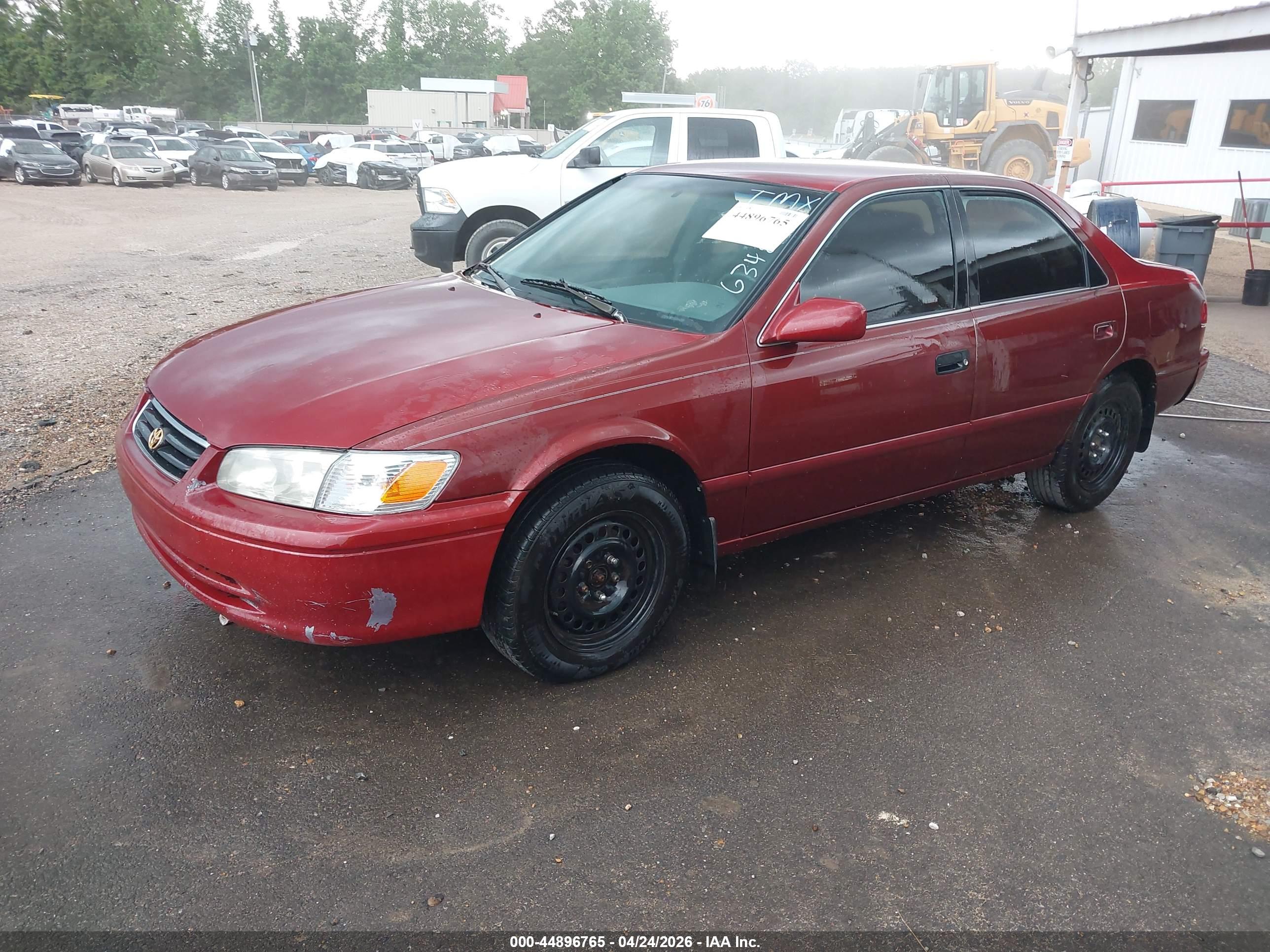 TOYOTA CAMRY image 2