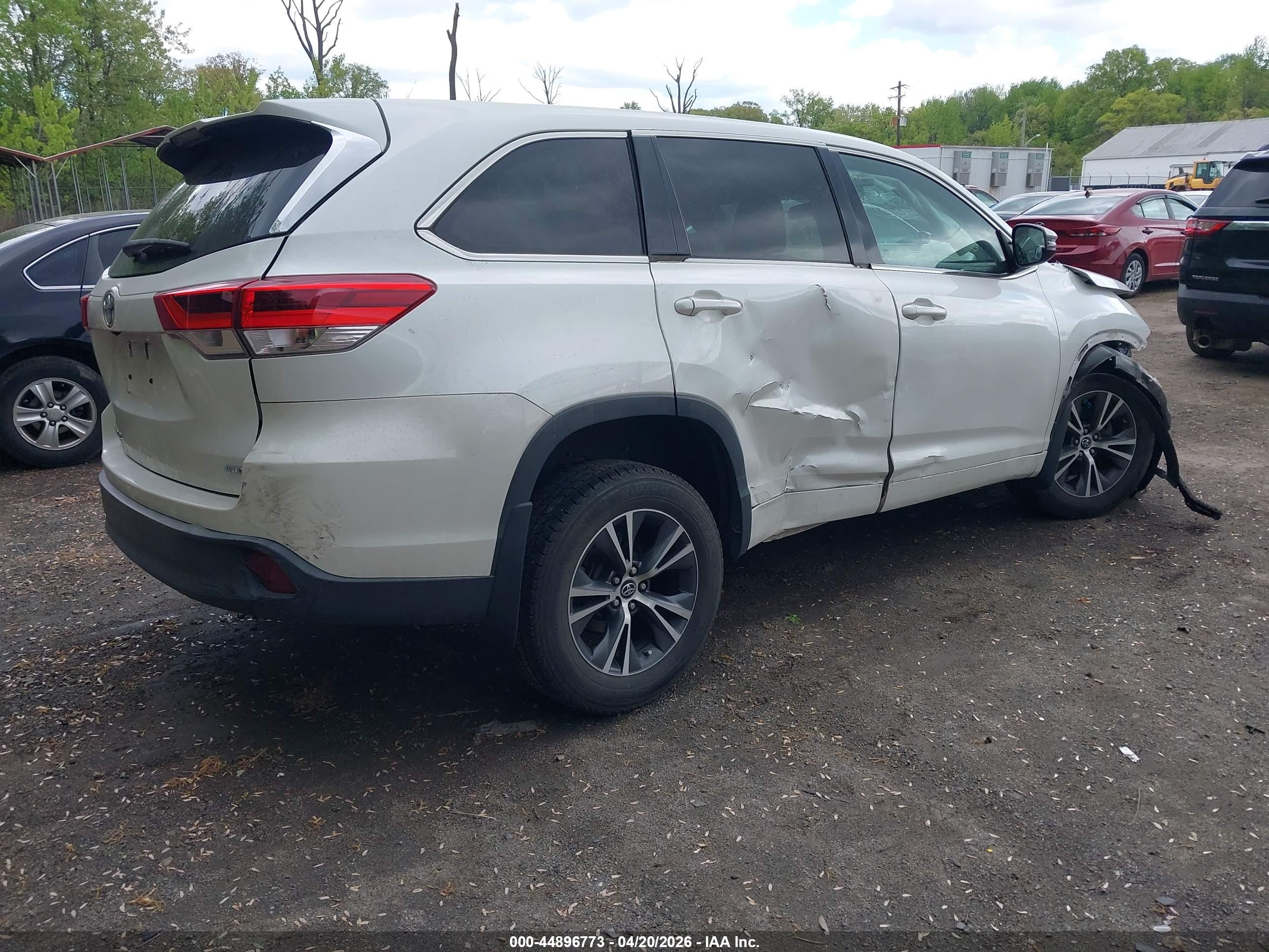 TOYOTA HIGHLANDER image 4