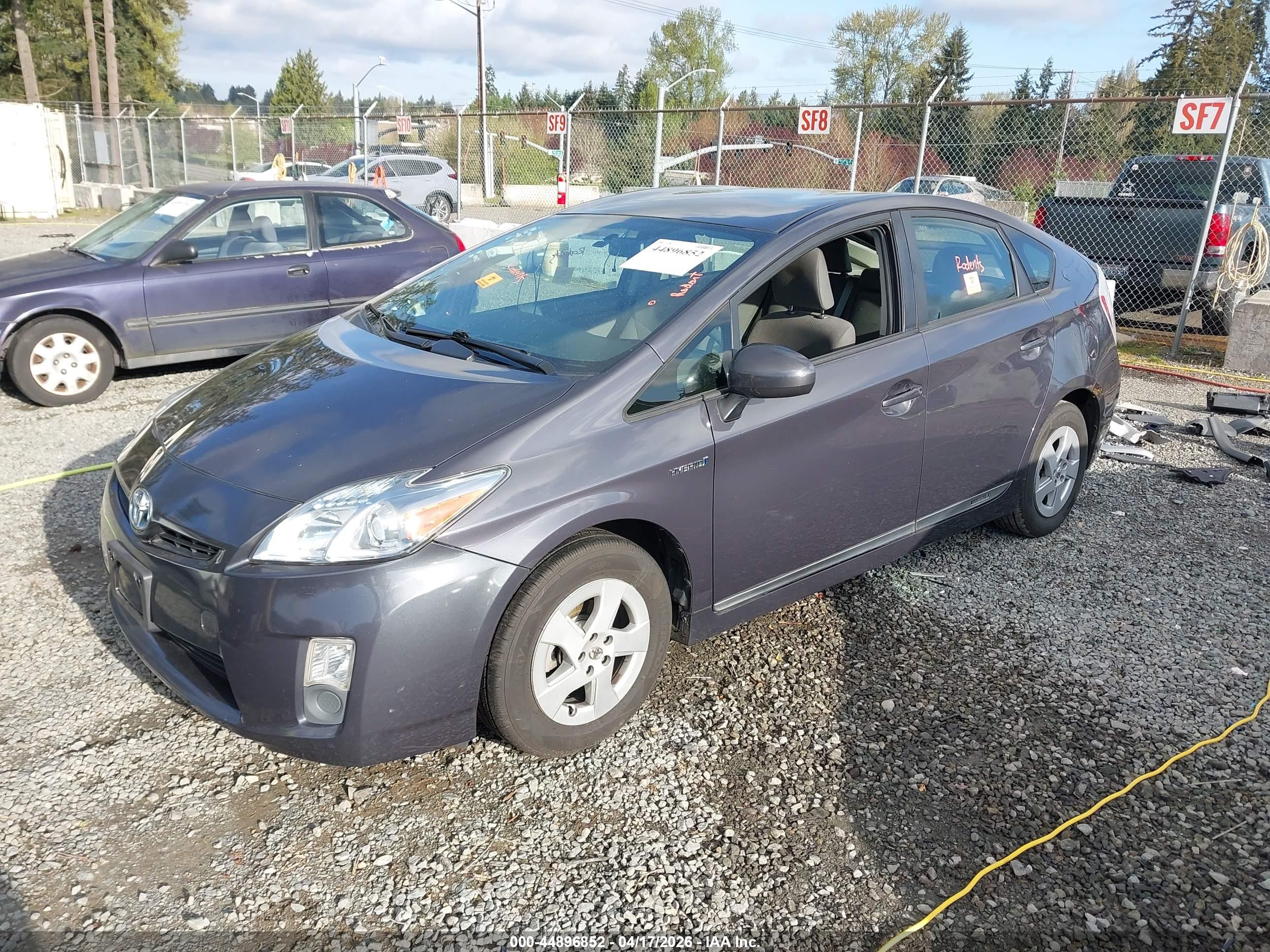 TOYOTA PRIUS image 2