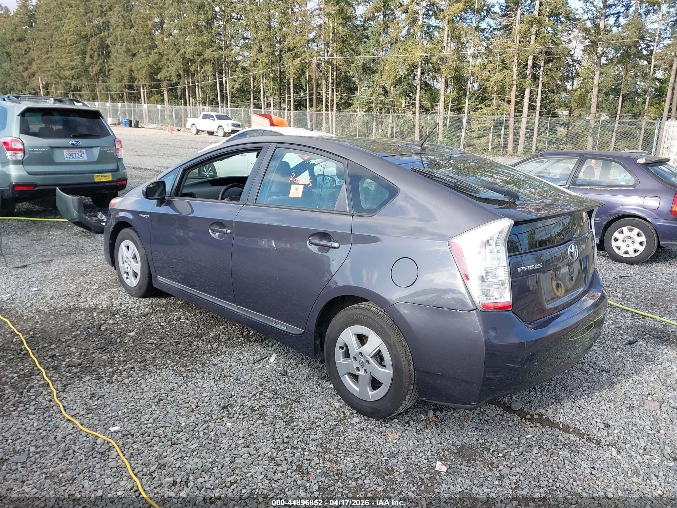 TOYOTA PRIUS image 3