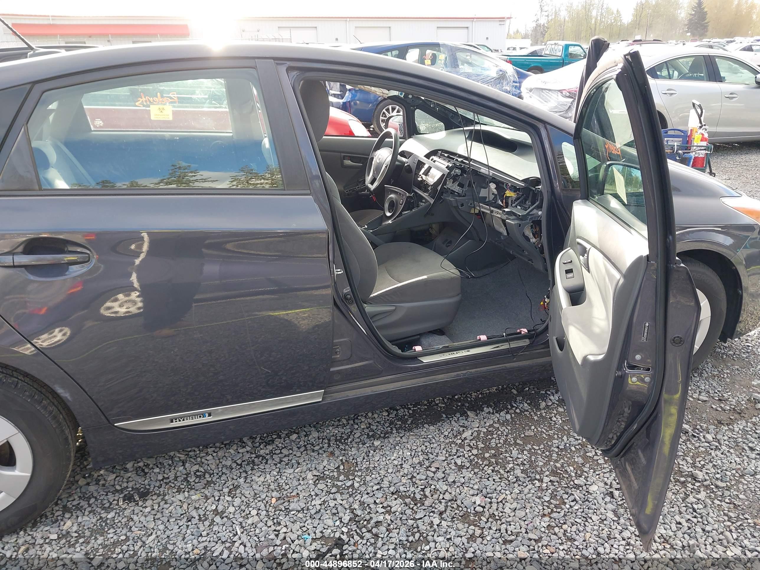 TOYOTA PRIUS image 5