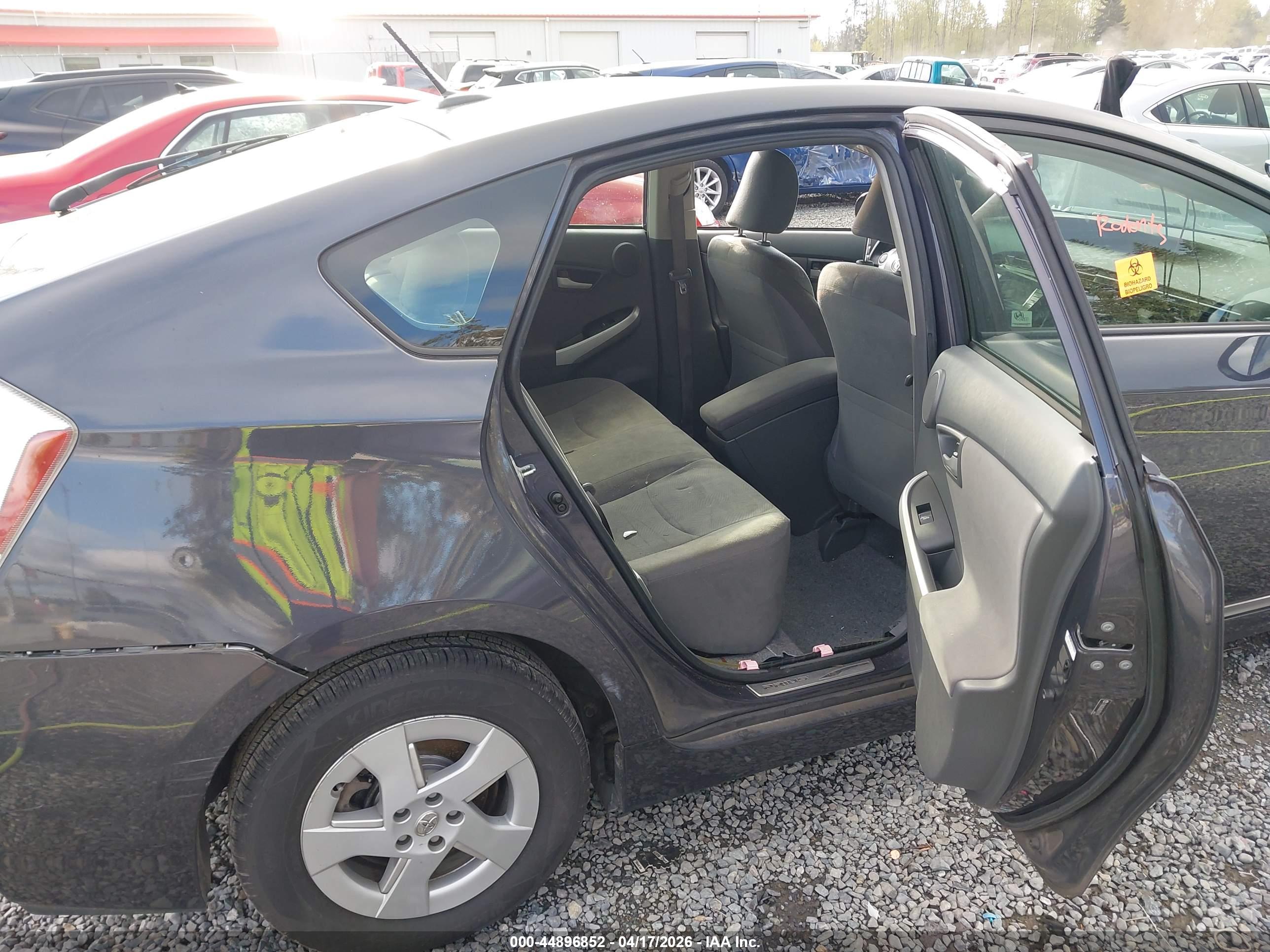 TOYOTA PRIUS image 8