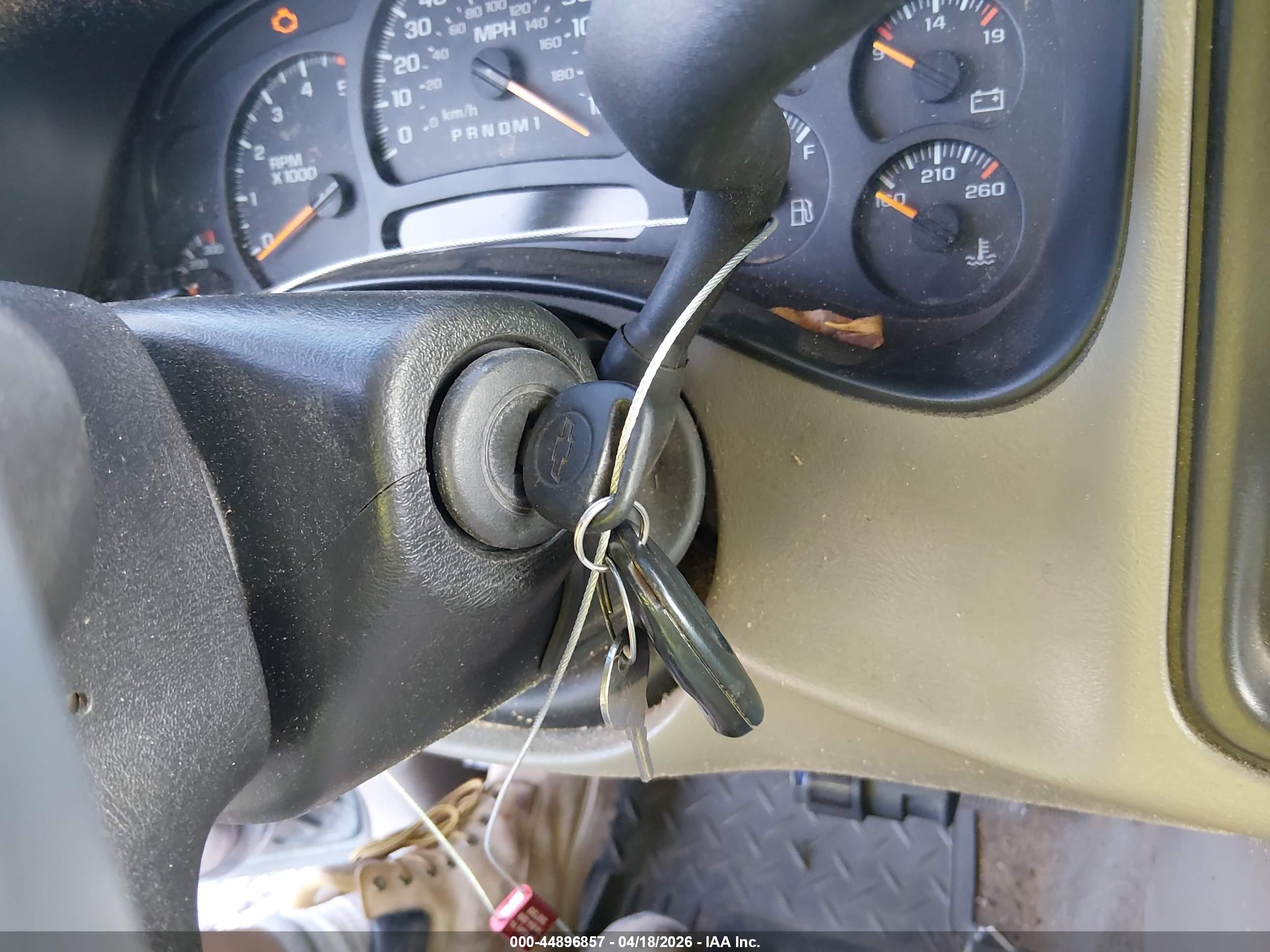 CHEVROLET SILVERADO image 11