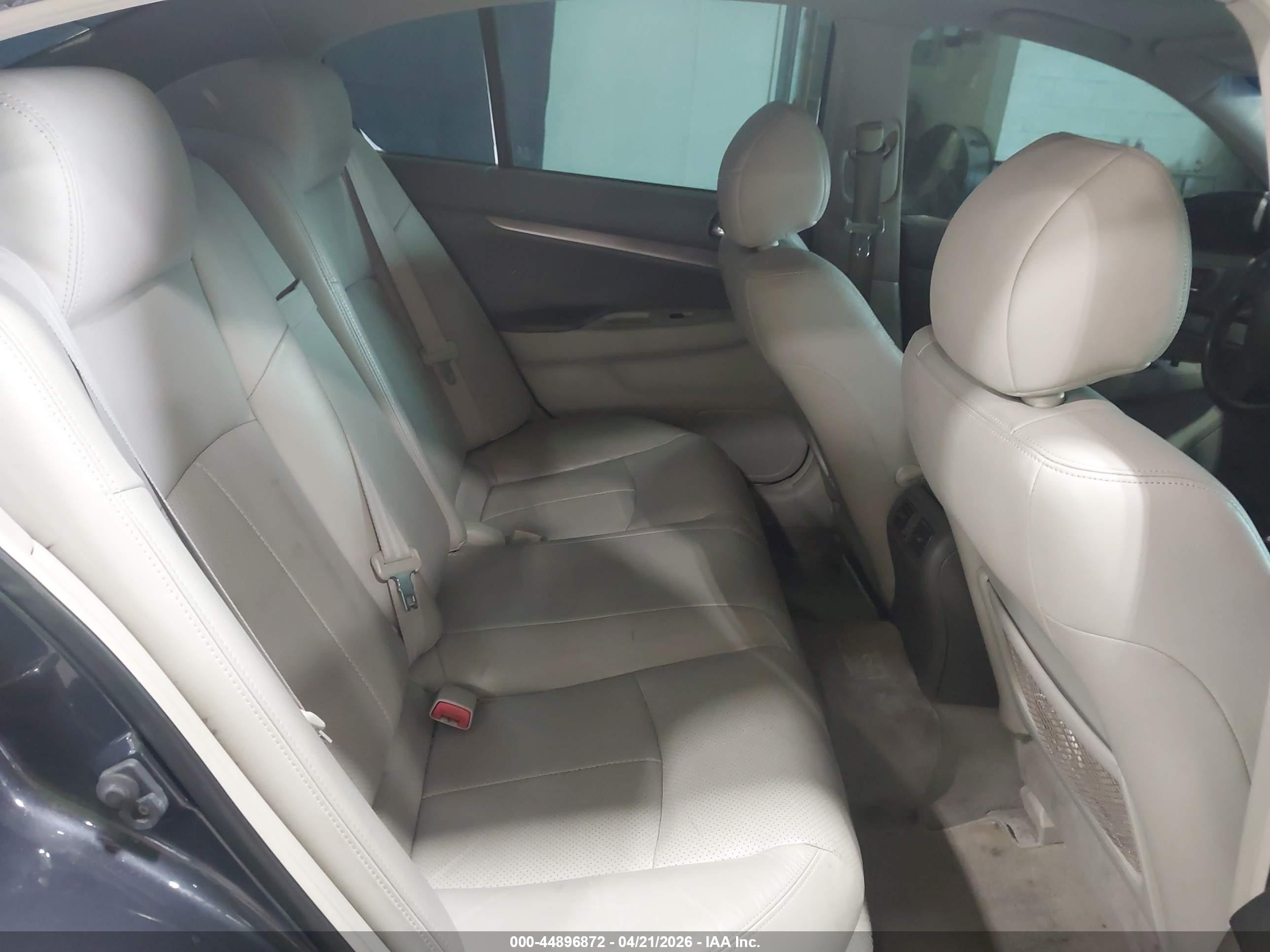 INFINITI G37X image 8