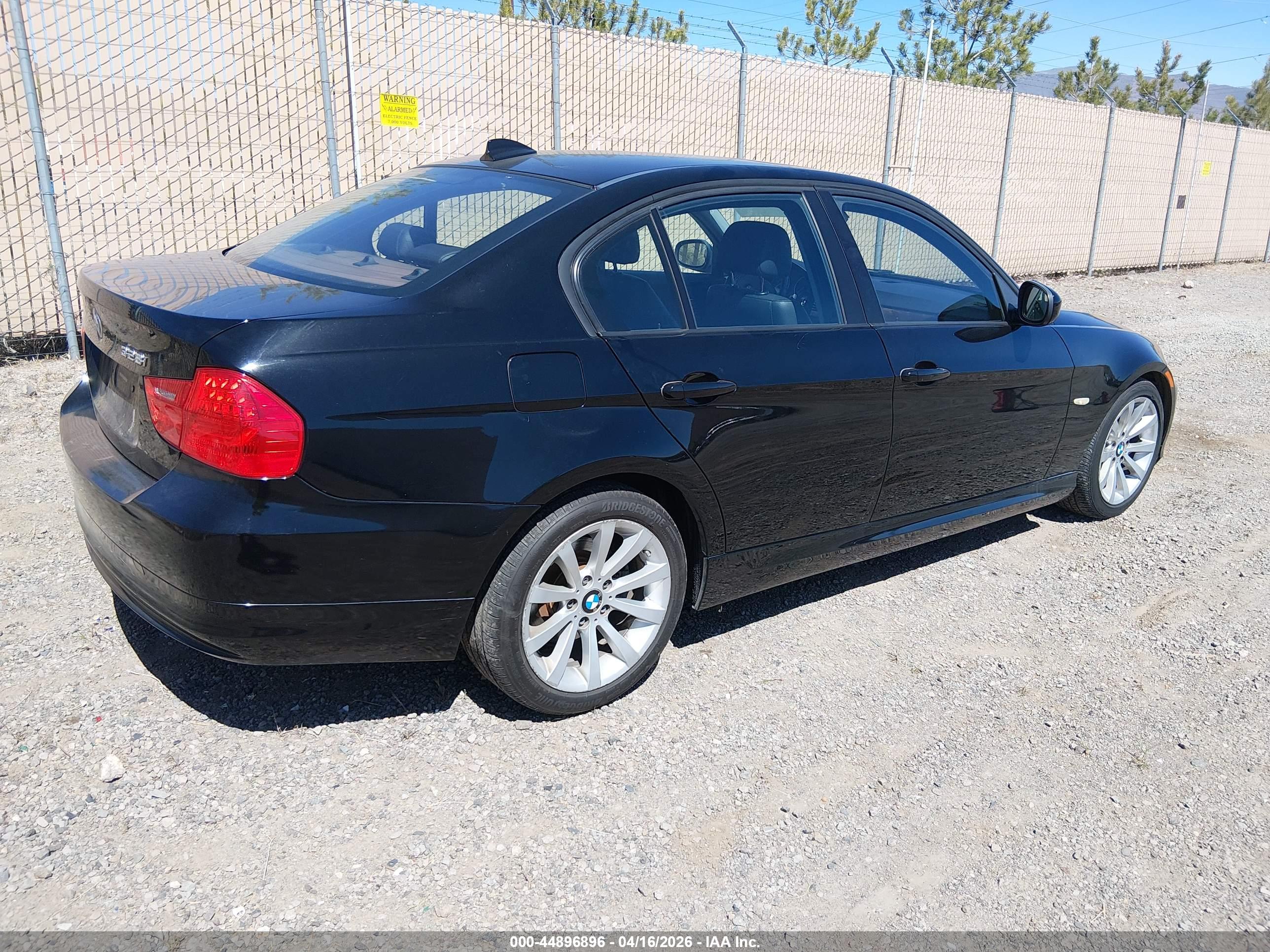 BMW 328I image 4