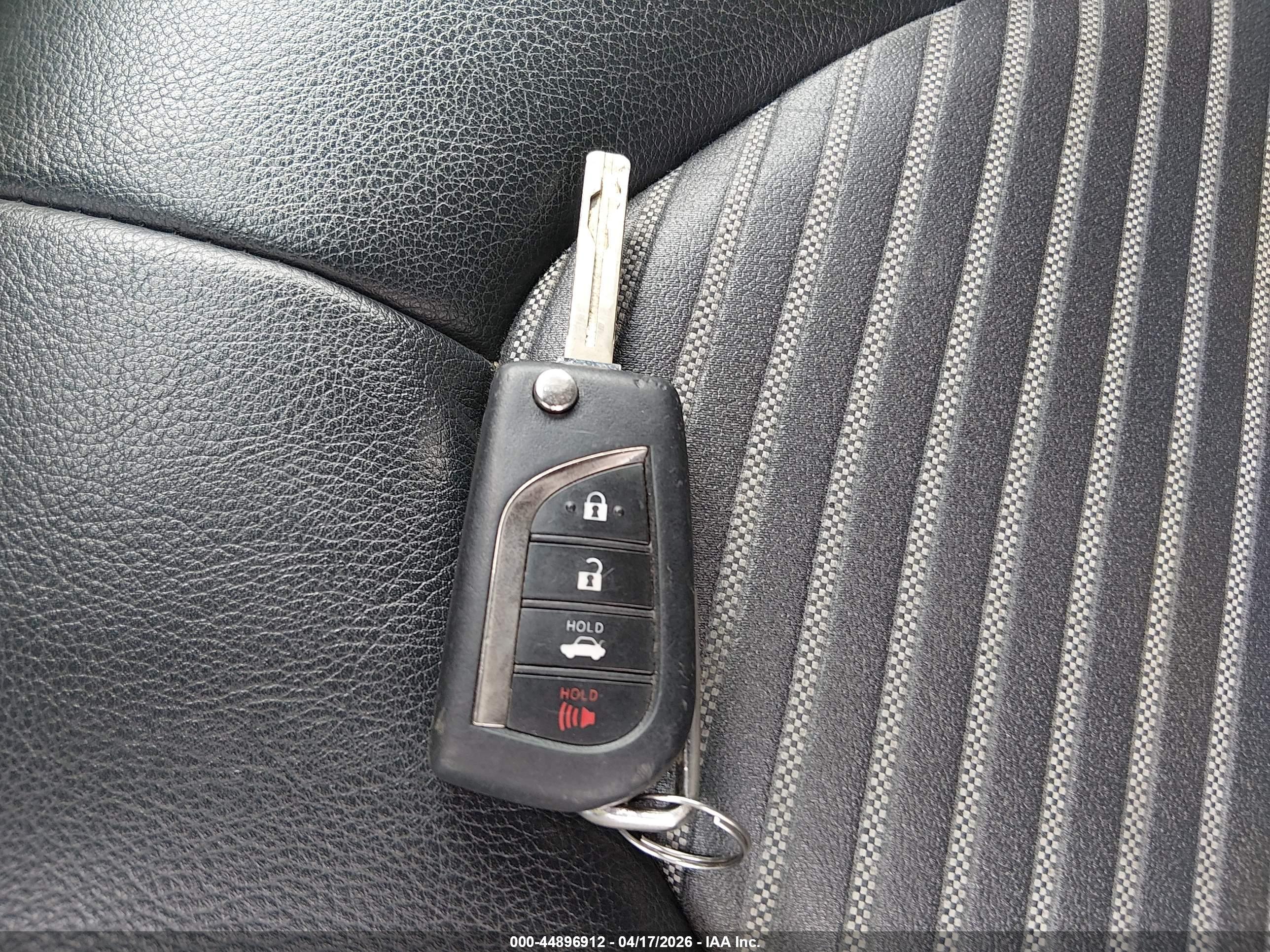 TOYOTA CAMRY image 11