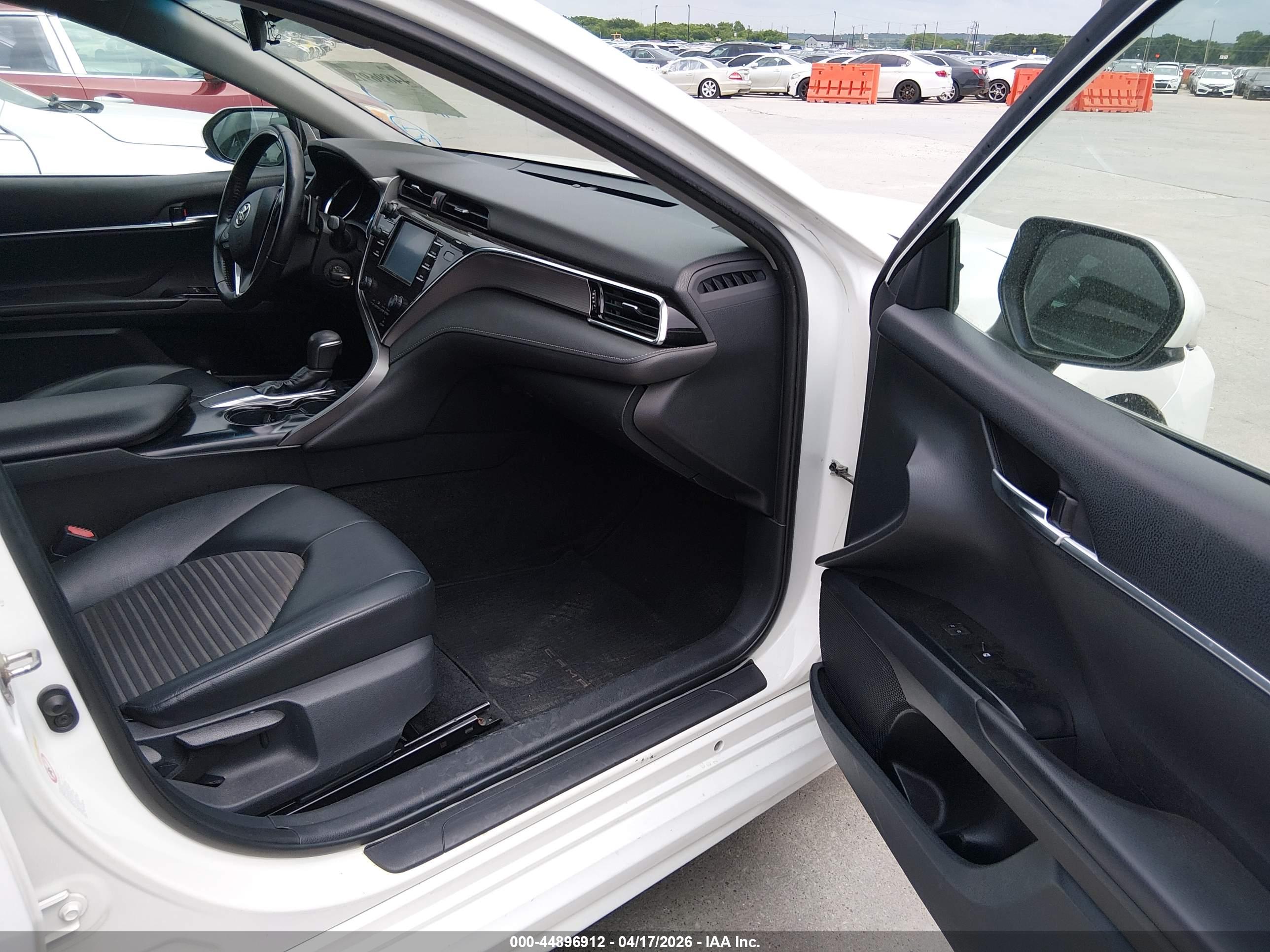 TOYOTA CAMRY image 5