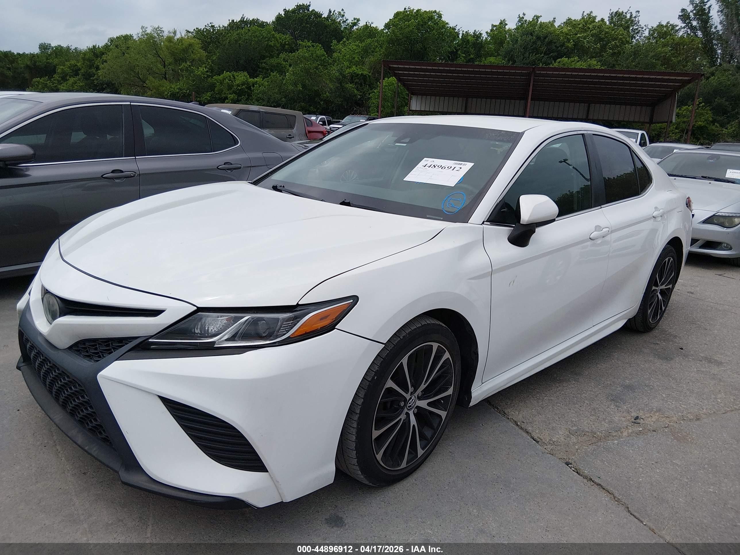 TOYOTA CAMRY image 6