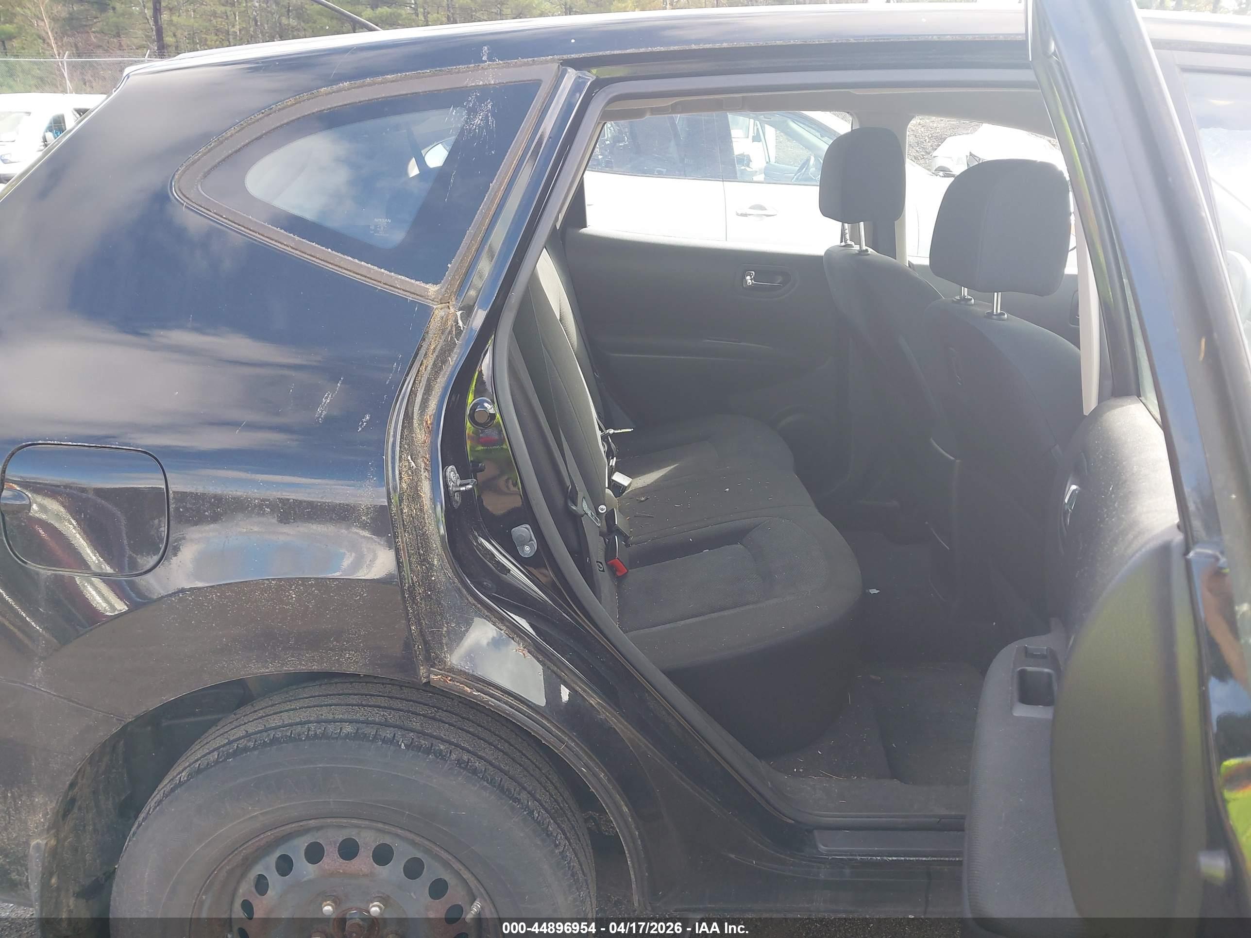 NISSAN ROGUE image 8