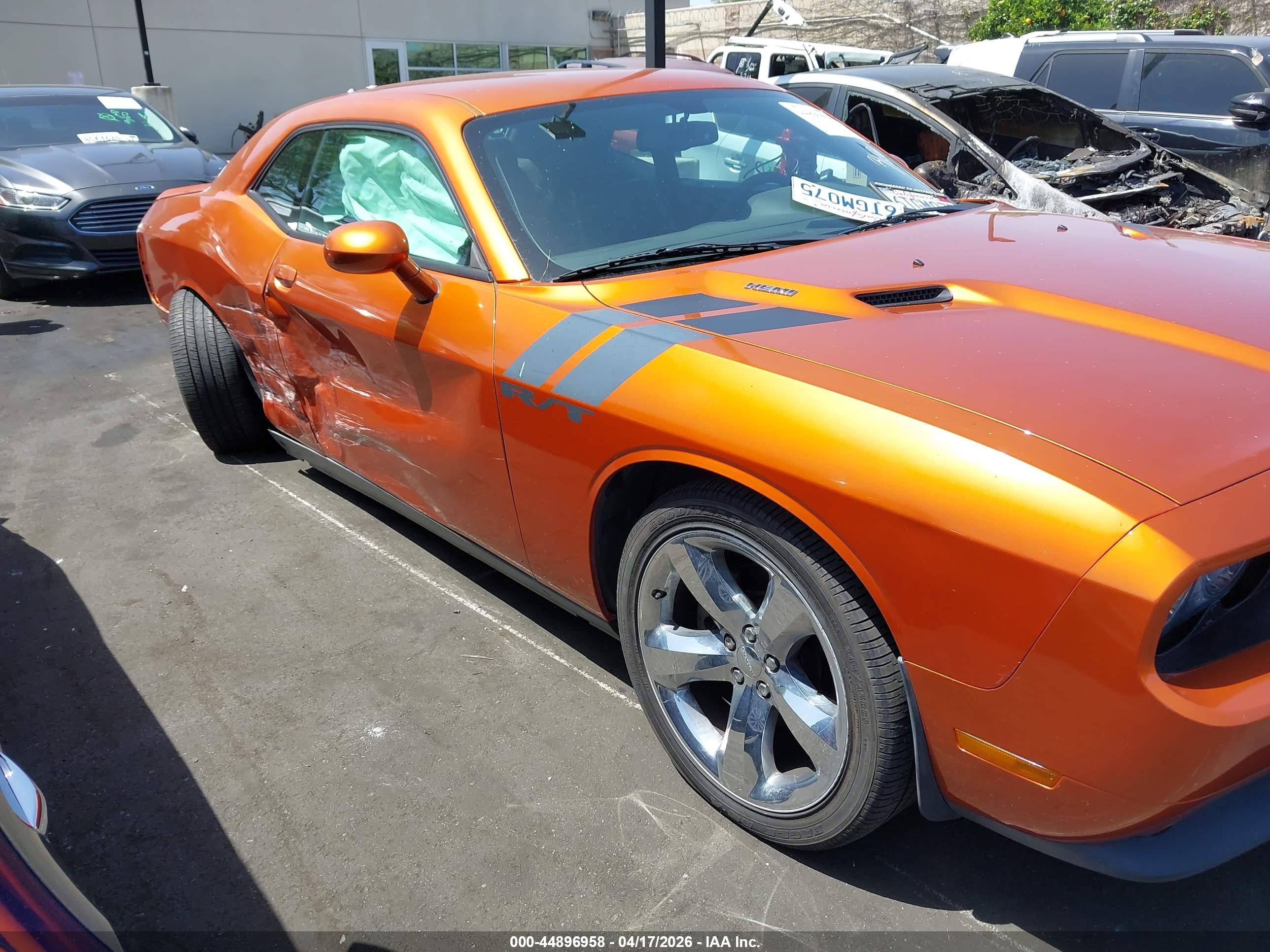 DODGE CHALLENGER image 6