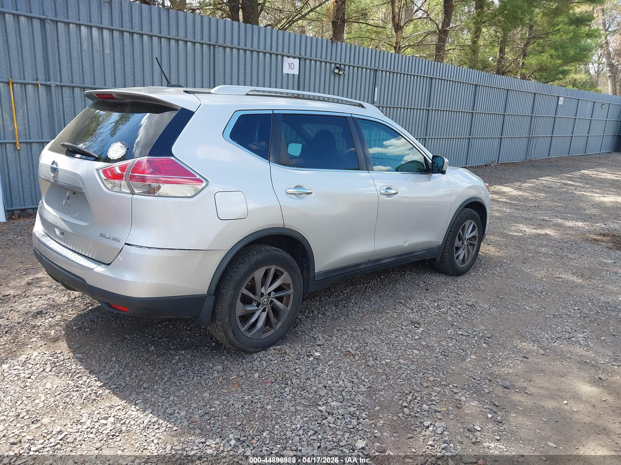 NISSAN ROGUE image 4