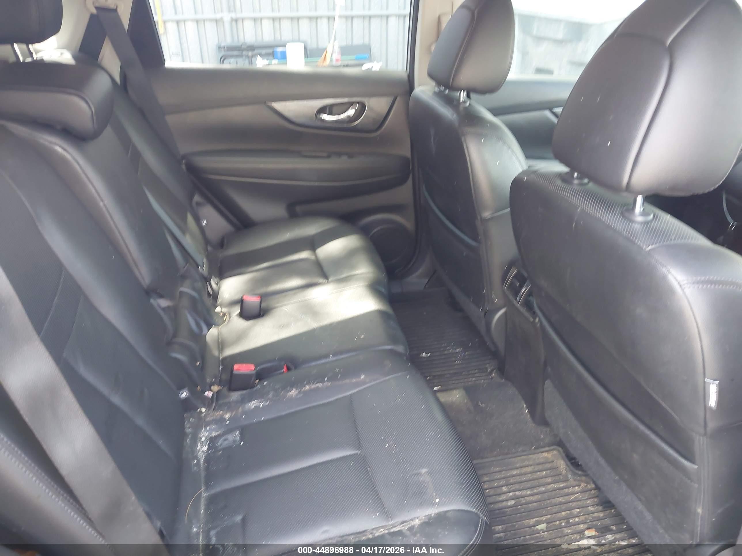NISSAN ROGUE image 8
