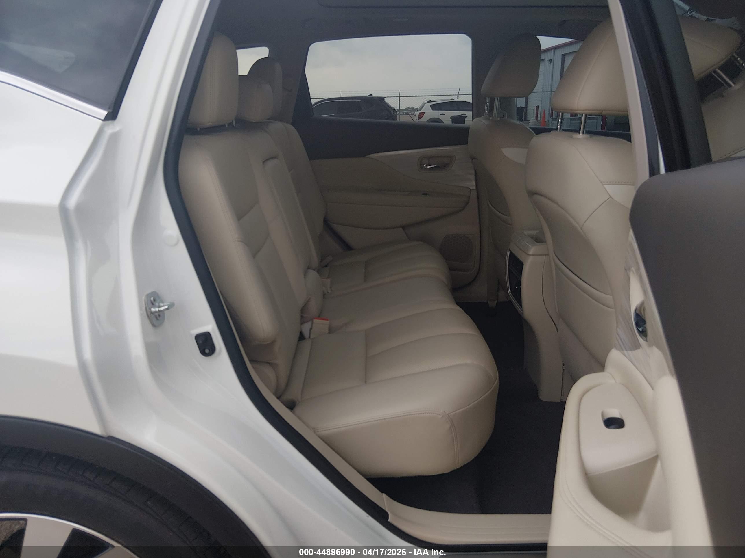 NISSAN MURANO image 8