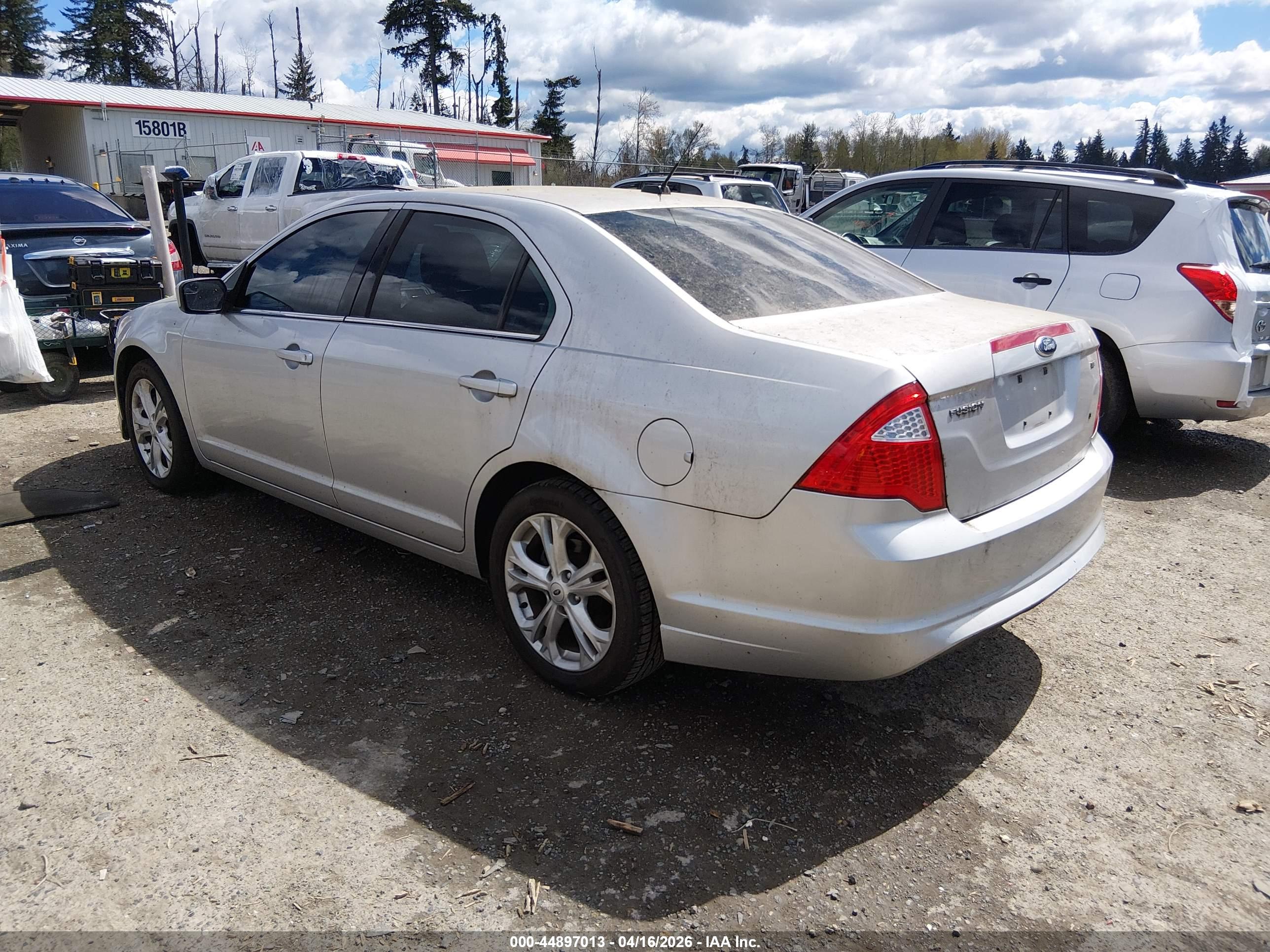 FORD FUSION image 3