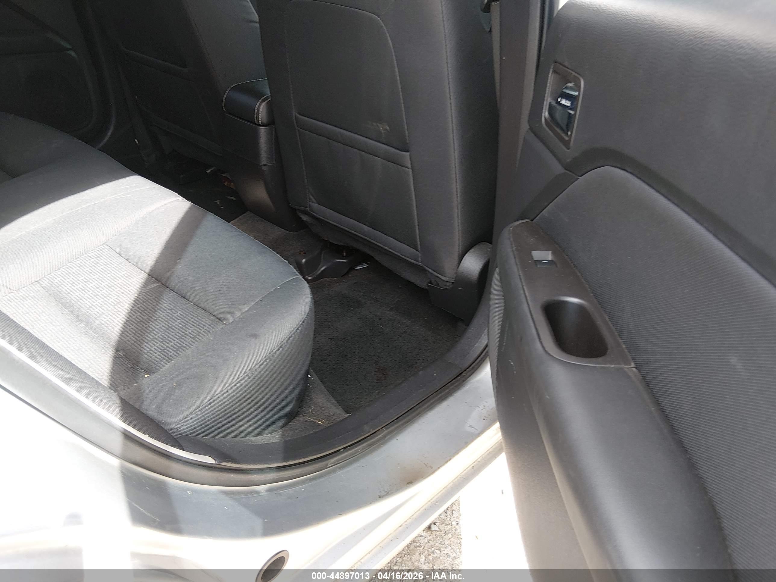 FORD FUSION image 8